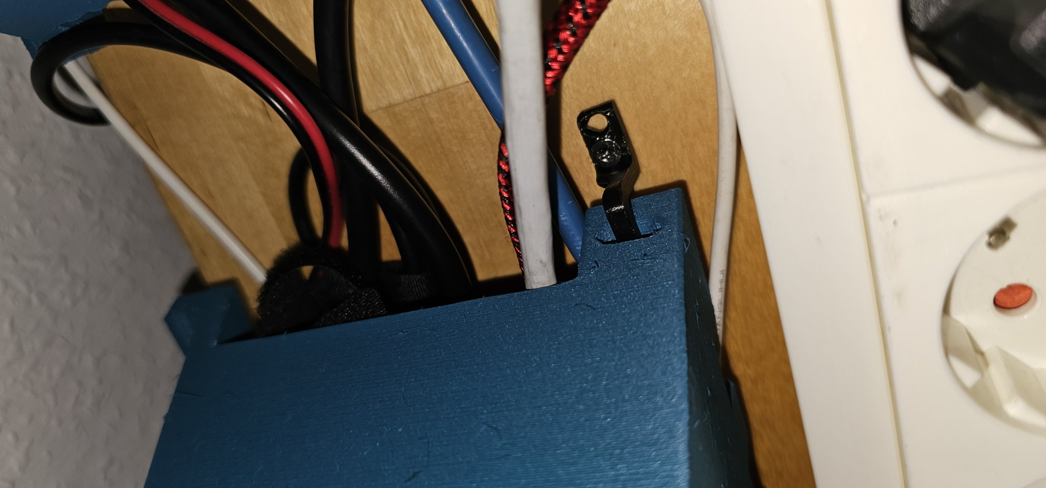 Tiêu đề Máng cáp cho bàn điều chỉnh độ cao Tóm tắt Đây là