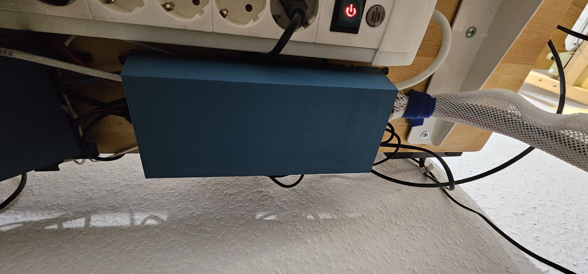 Tiêu đề Máng cáp cho bàn điều chỉnh độ cao Tóm tắt Đây là