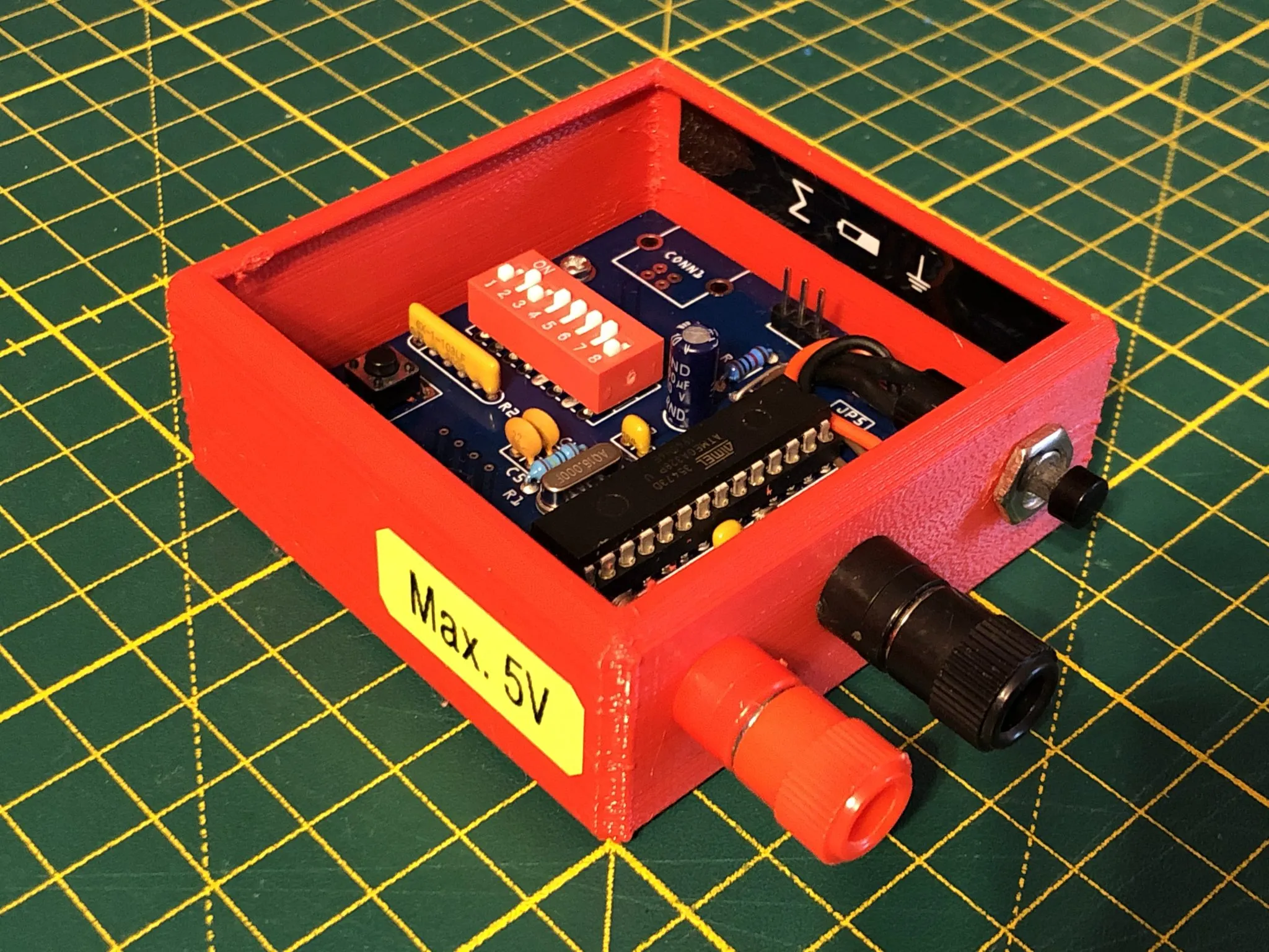 Vỏ nhỏ gọn cho bo mạch đánh giá