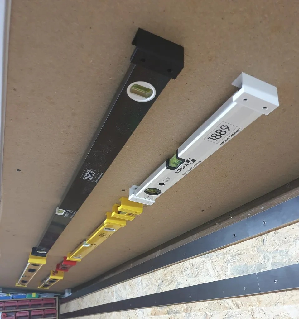 Holder/Mount for spirit level -- Halterung für Wasserwaagen