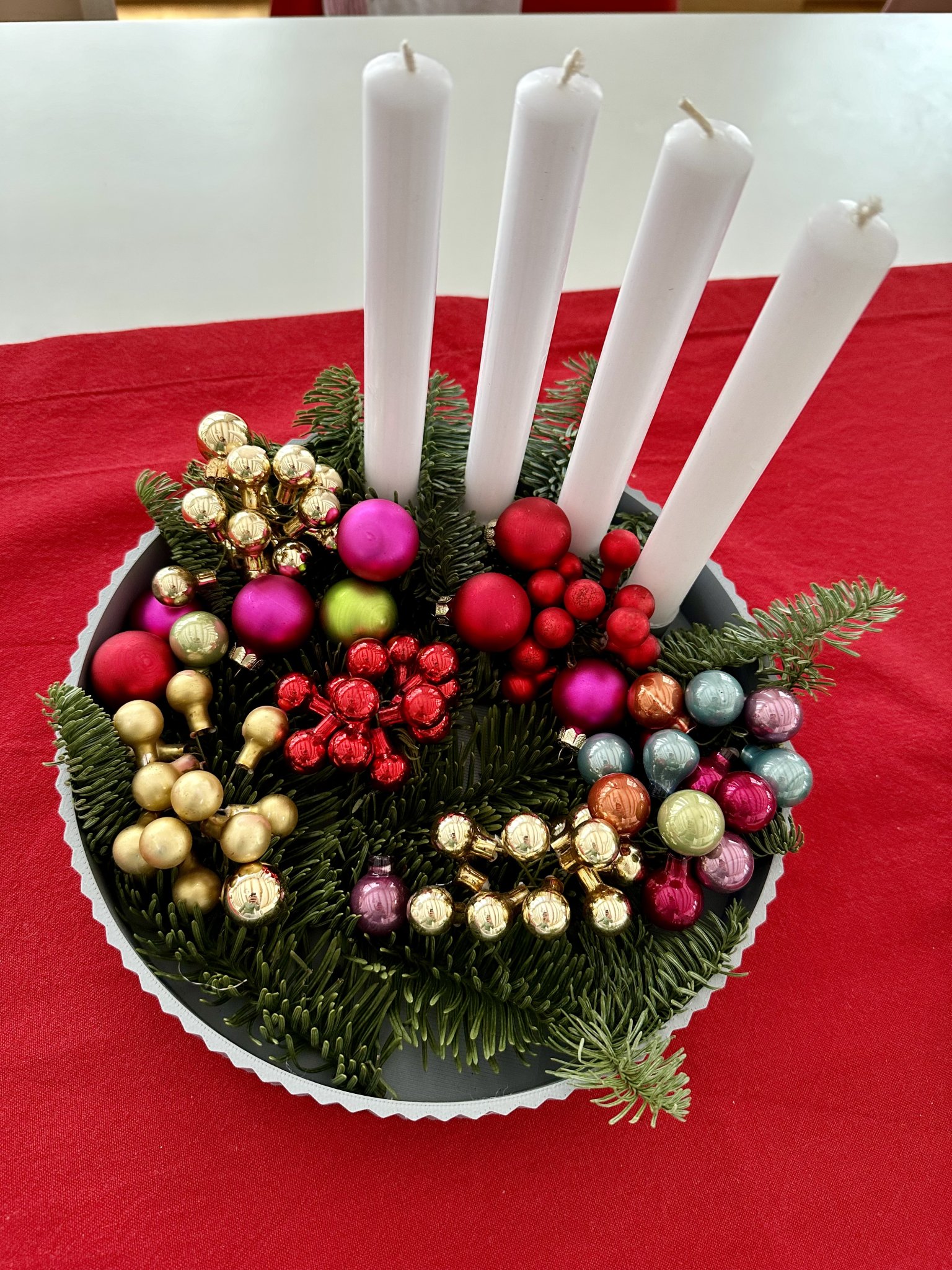 Tiêu đề Vòng hoa mùa vọng tối giản bát nến Tóm tắt cho 4