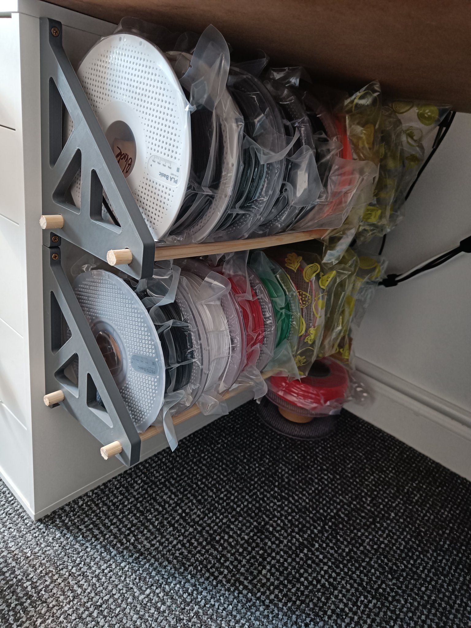 Tiêu đề Giá đỡ treo tường cho ống cuộn Tóm tắt Để cất