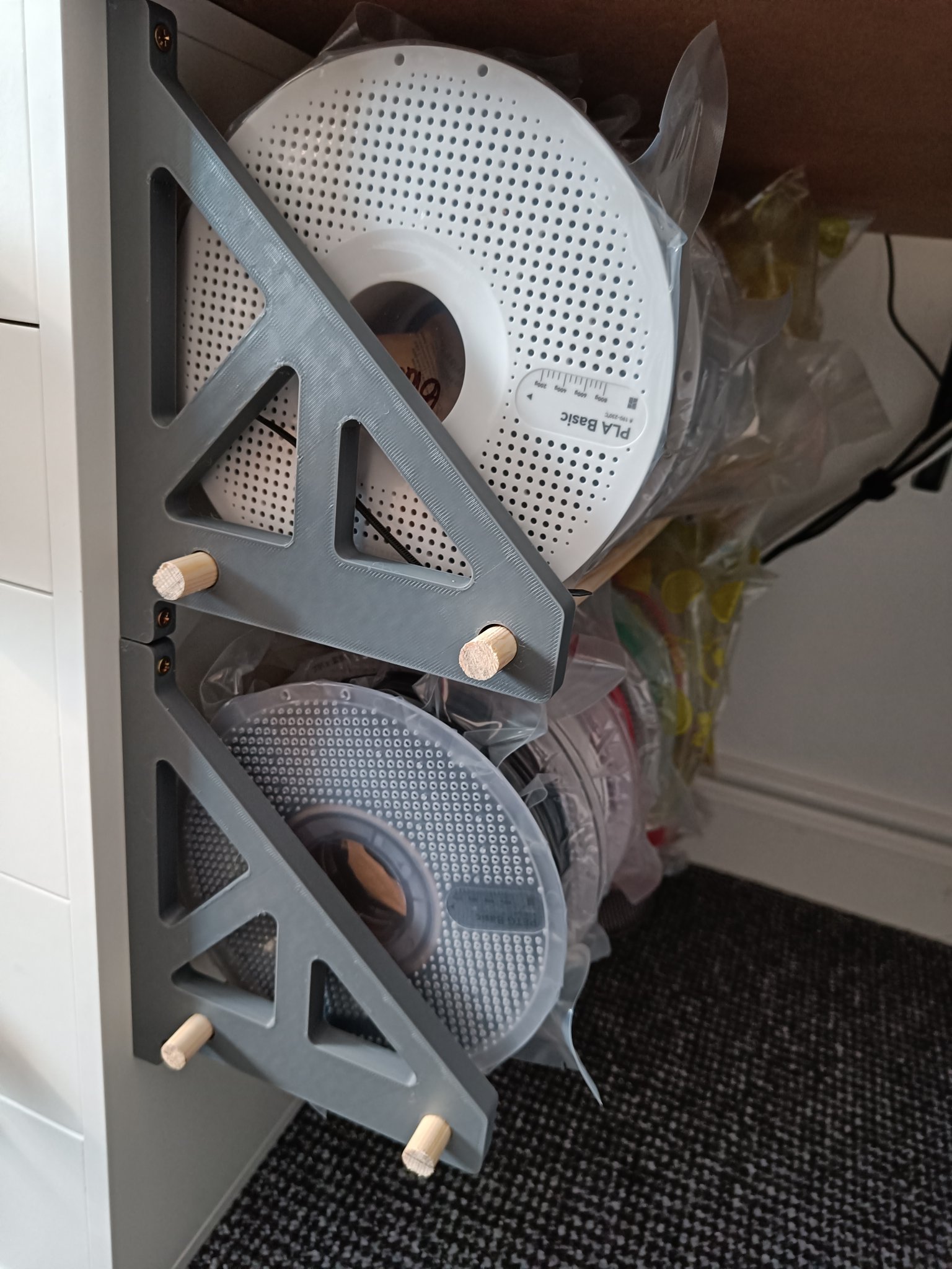 Tiêu đề Giá đỡ treo tường cho ống cuộn Tóm tắt Để cất