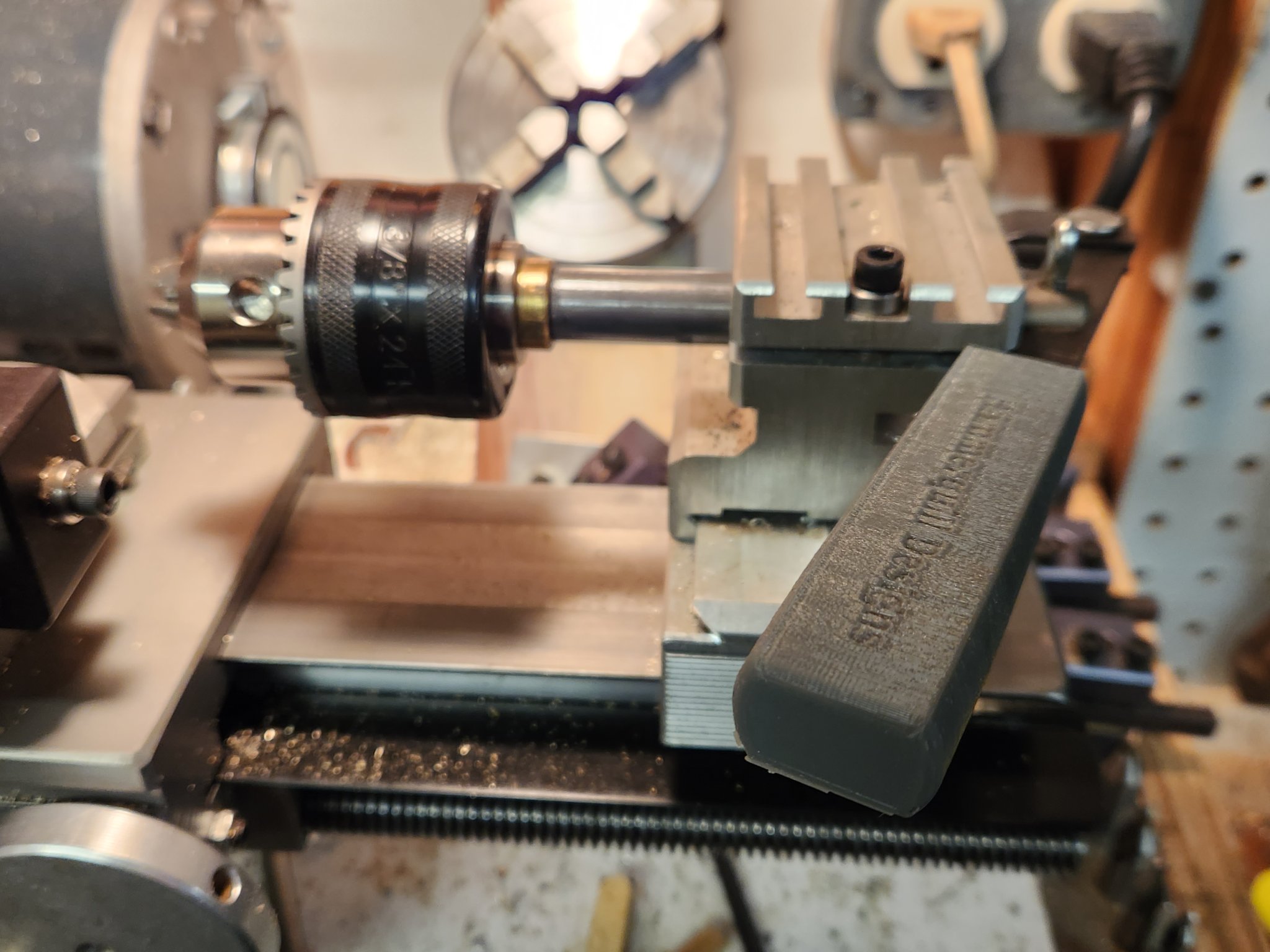 Tiêu đề Tay cầm ụ sau Taig Tóm tắt Vỏ bọc mềm cho thanh kim