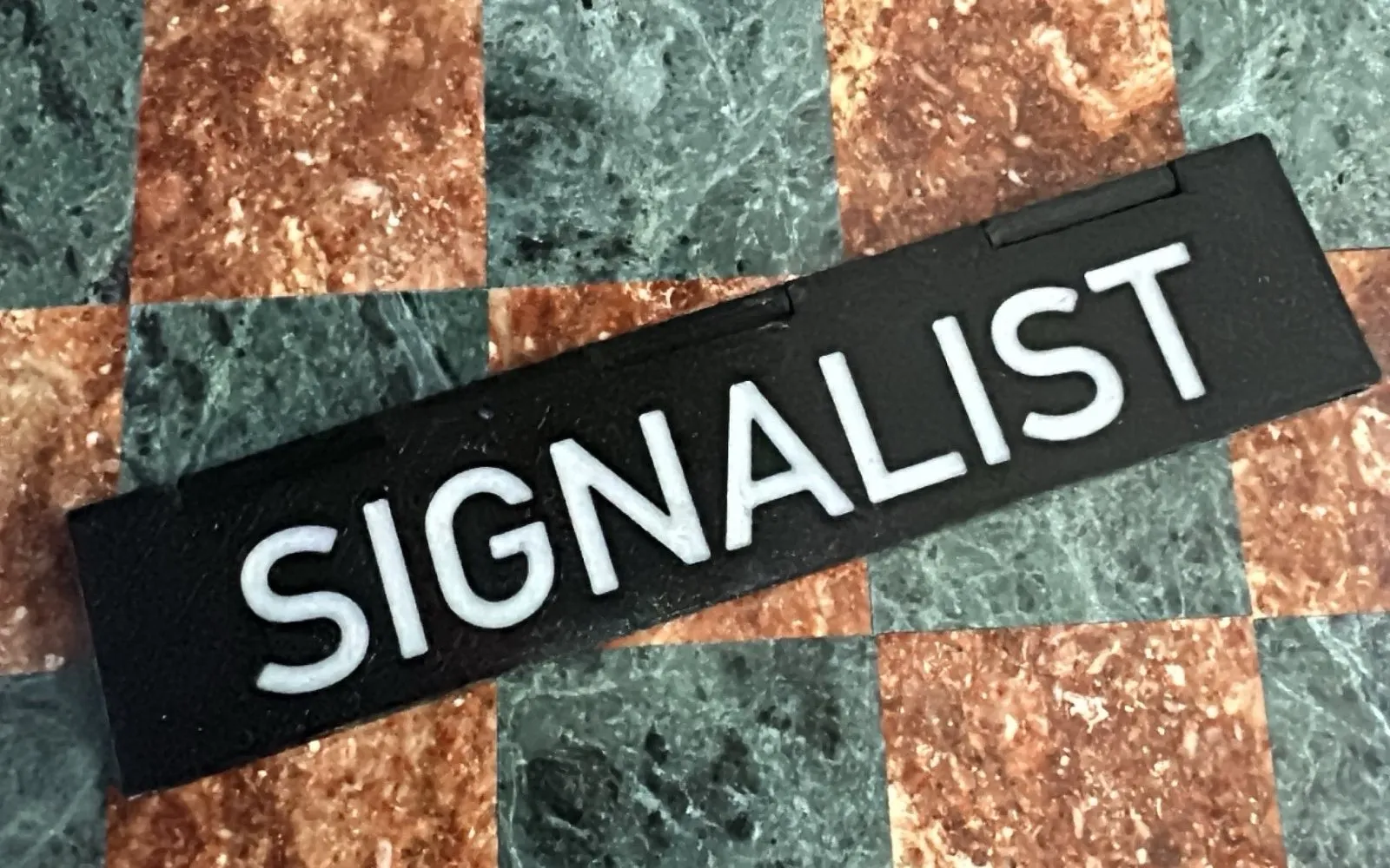 Foldable Desk Name Plate - parametric