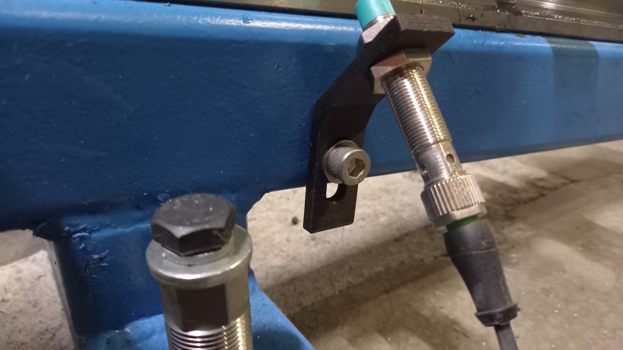 Tiêu đề INI M12 Halter 45 grad Tóm tắt Zum befestigen von Initiatoren