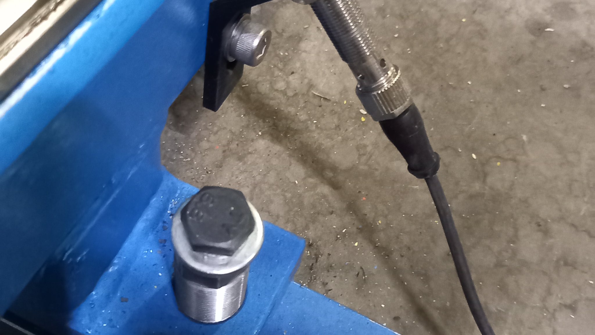 Tiêu đề INI M12 Halter 45 grad Tóm tắt Zum befestigen von Initiatoren