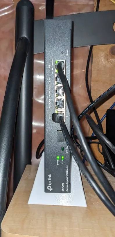 Tiêu đề Chân đế dọc cho Router TP-Link Omada ER7206 Tổng hợp Ch