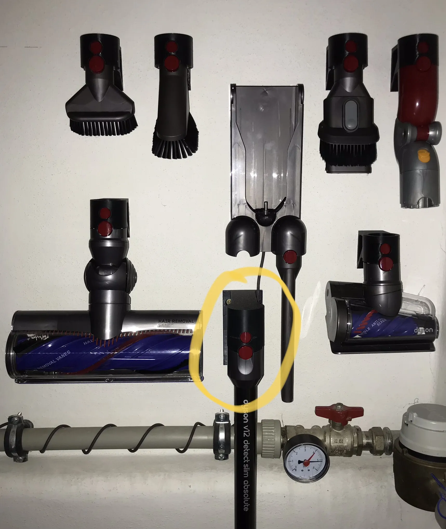 Tiêu đề Ống làm sạch gắn tường Dyson v12 Tóm tắt Giá treo t