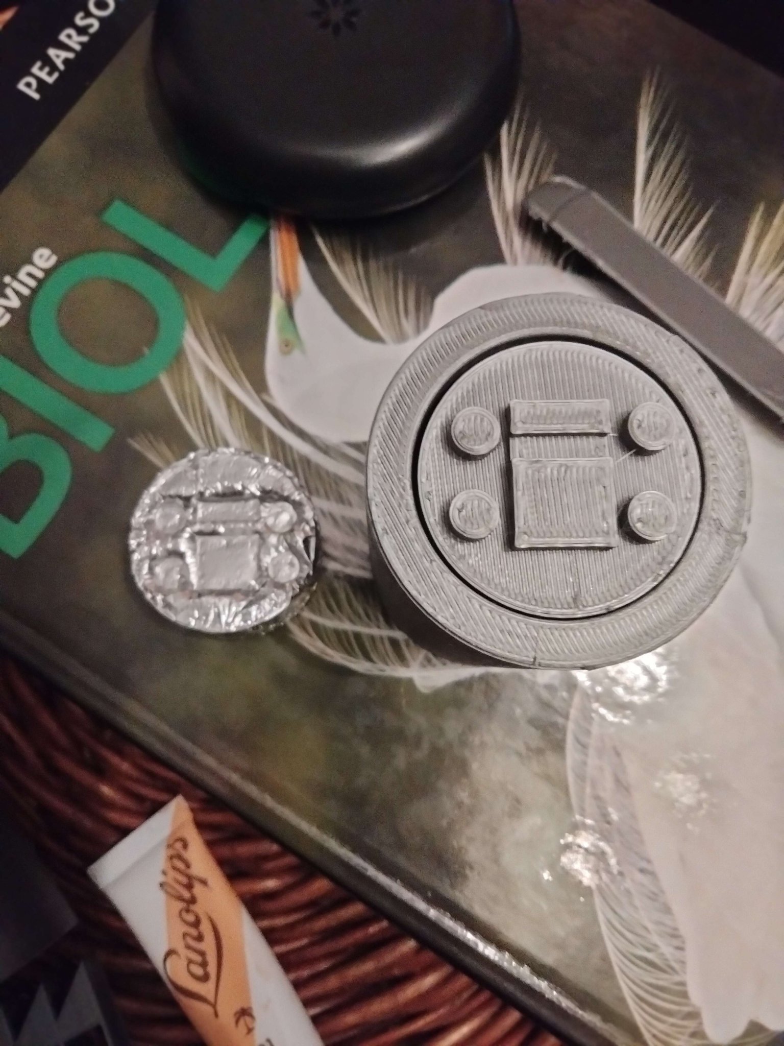 Tiêu đề Máy ép tiền xu Carlandic lá thiếc Tóm tắt Một chiếc