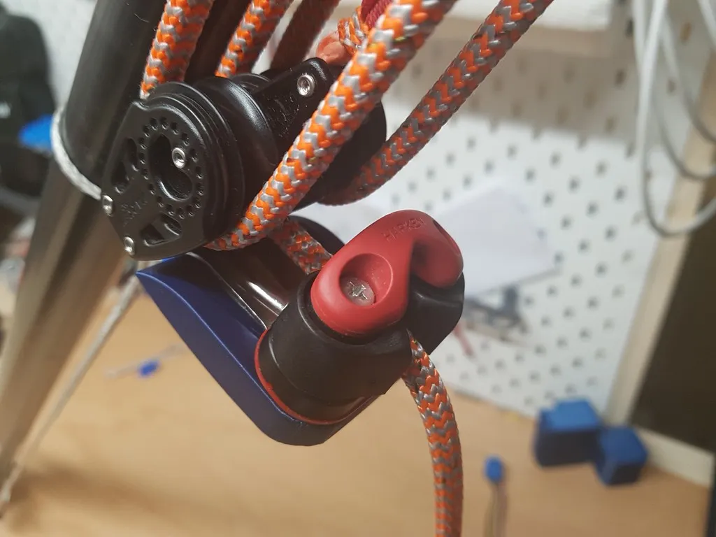 Tiêu đề Bìa cho Harken Triple Block Phần số 347 Tóm tắt đây là