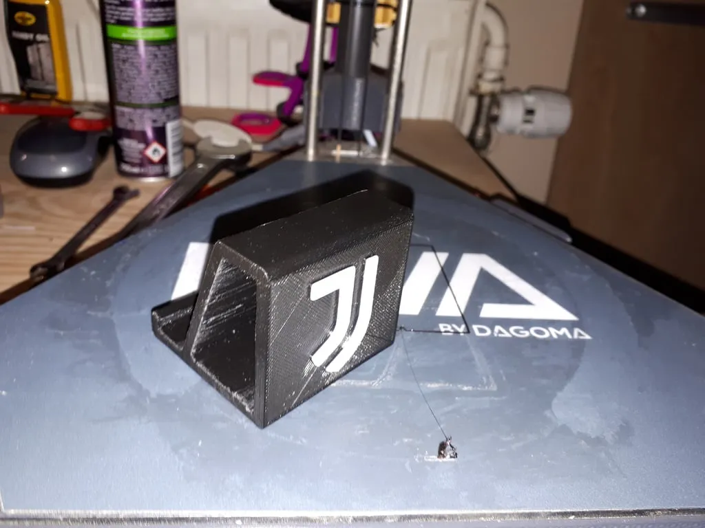 Juventus smartphone stand