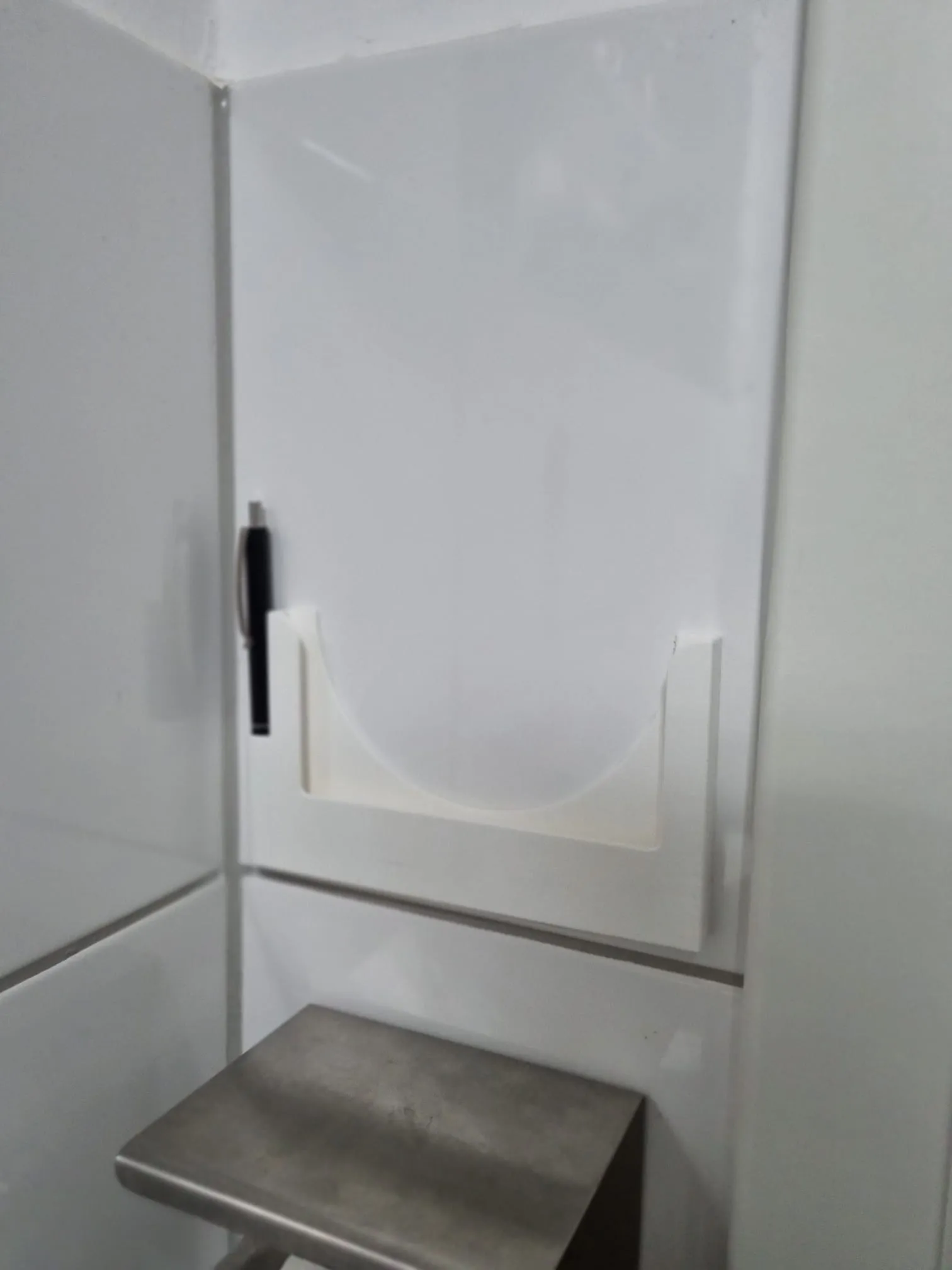 Tiêu đề Gästebuch Halter Tóm tắt Eine Halterung für ein Gästebuch