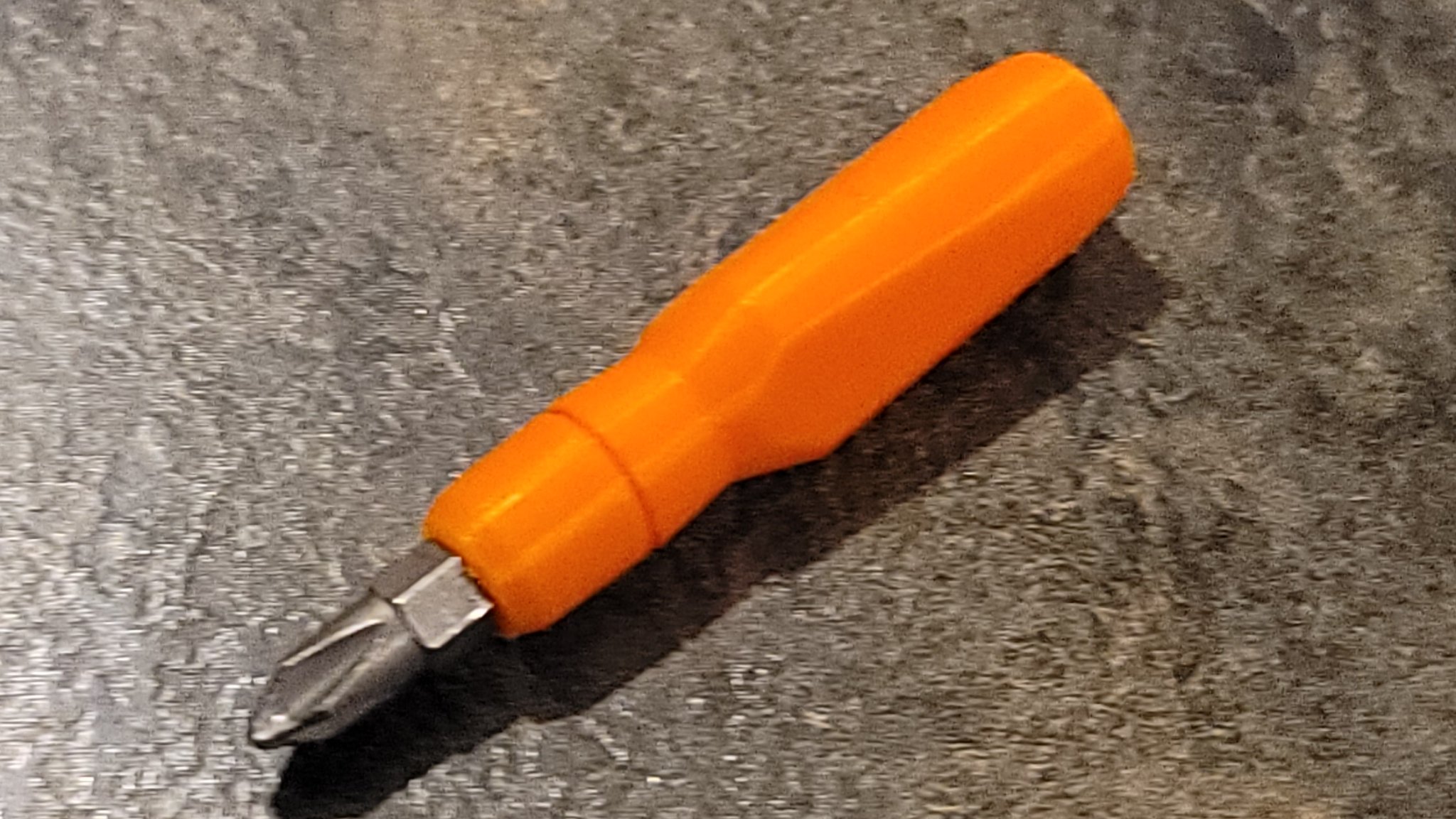 Tiêu đề Tuốc nơ vít bỏ túi LTT Home 14 Tóm tắt Bạn có mu