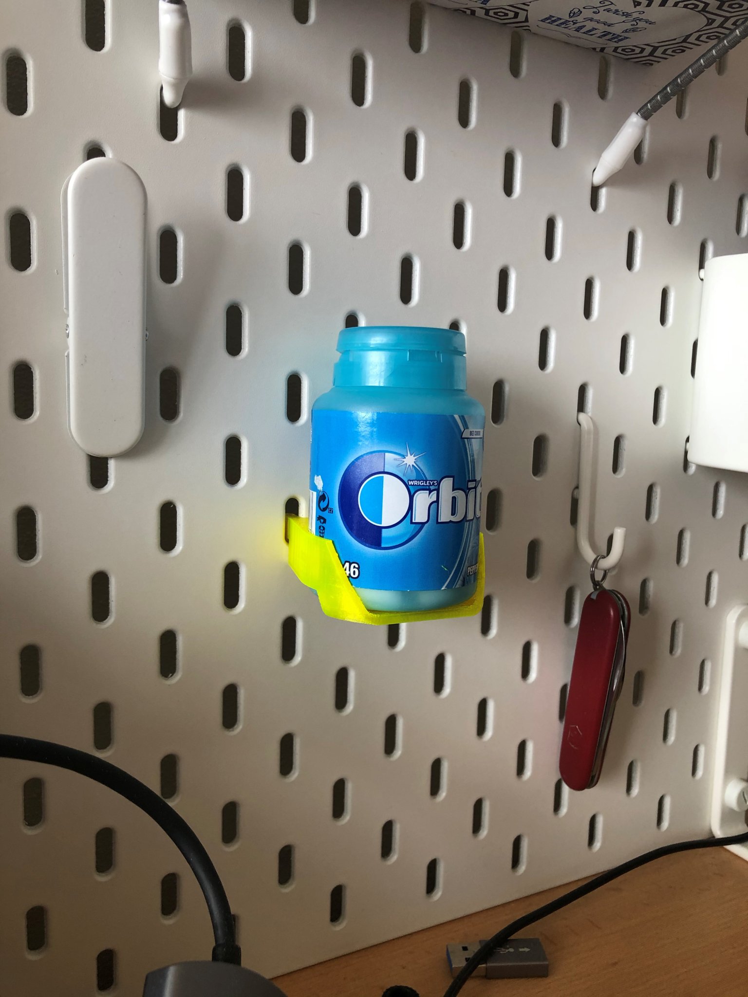 Kệ giữ hộp kẹo gum IKEA Skadis