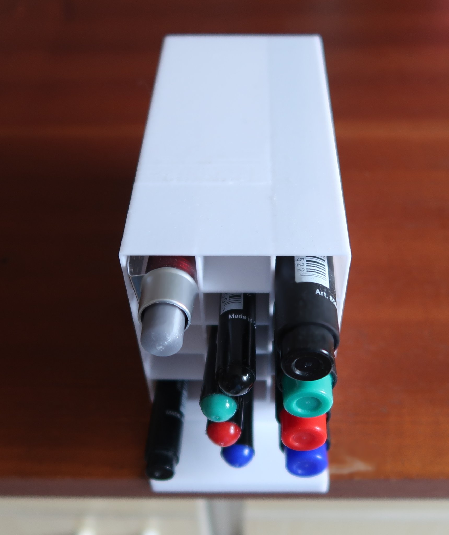 Tiêu đề Kệ bút chì Regálek na tužky Tóm tắt Kệ bút chì R