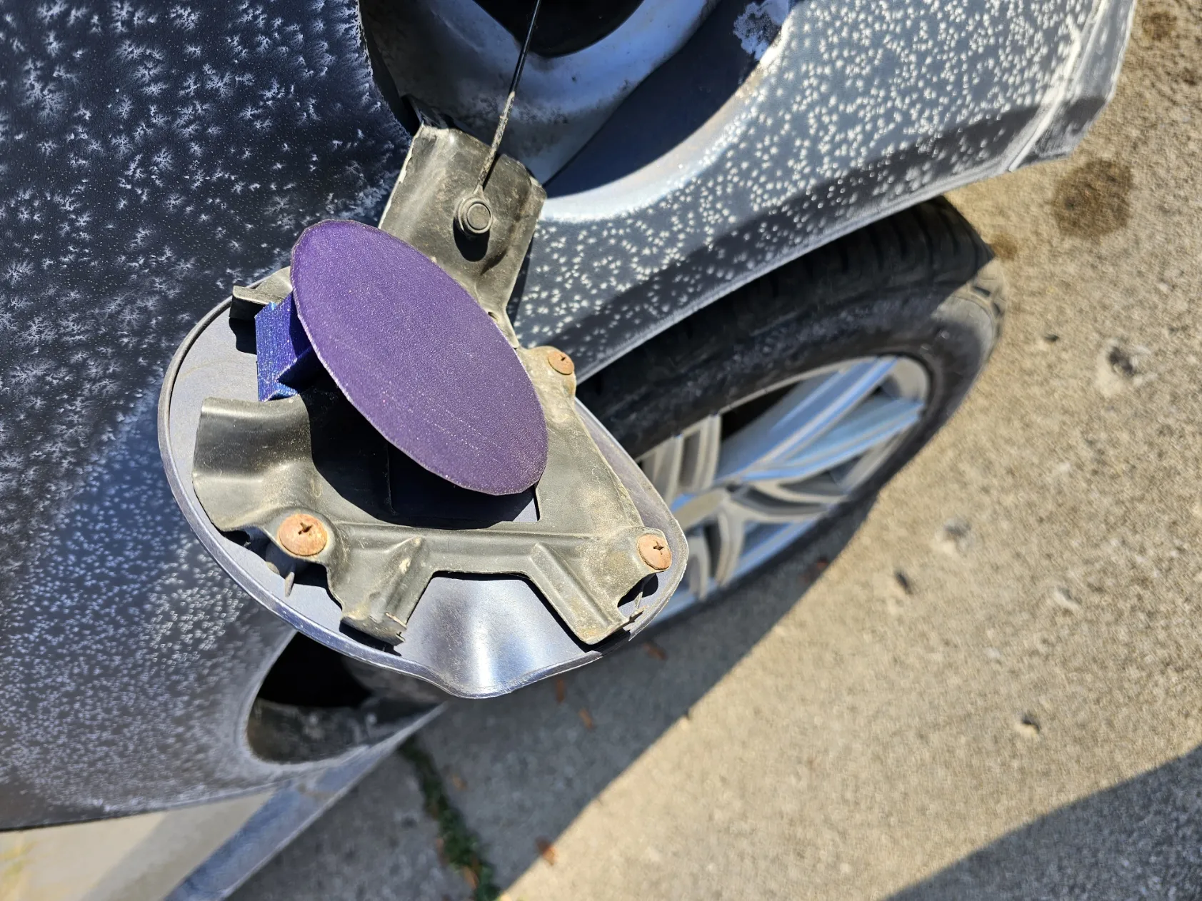Round Fuel Door Ice Scraper - Offset