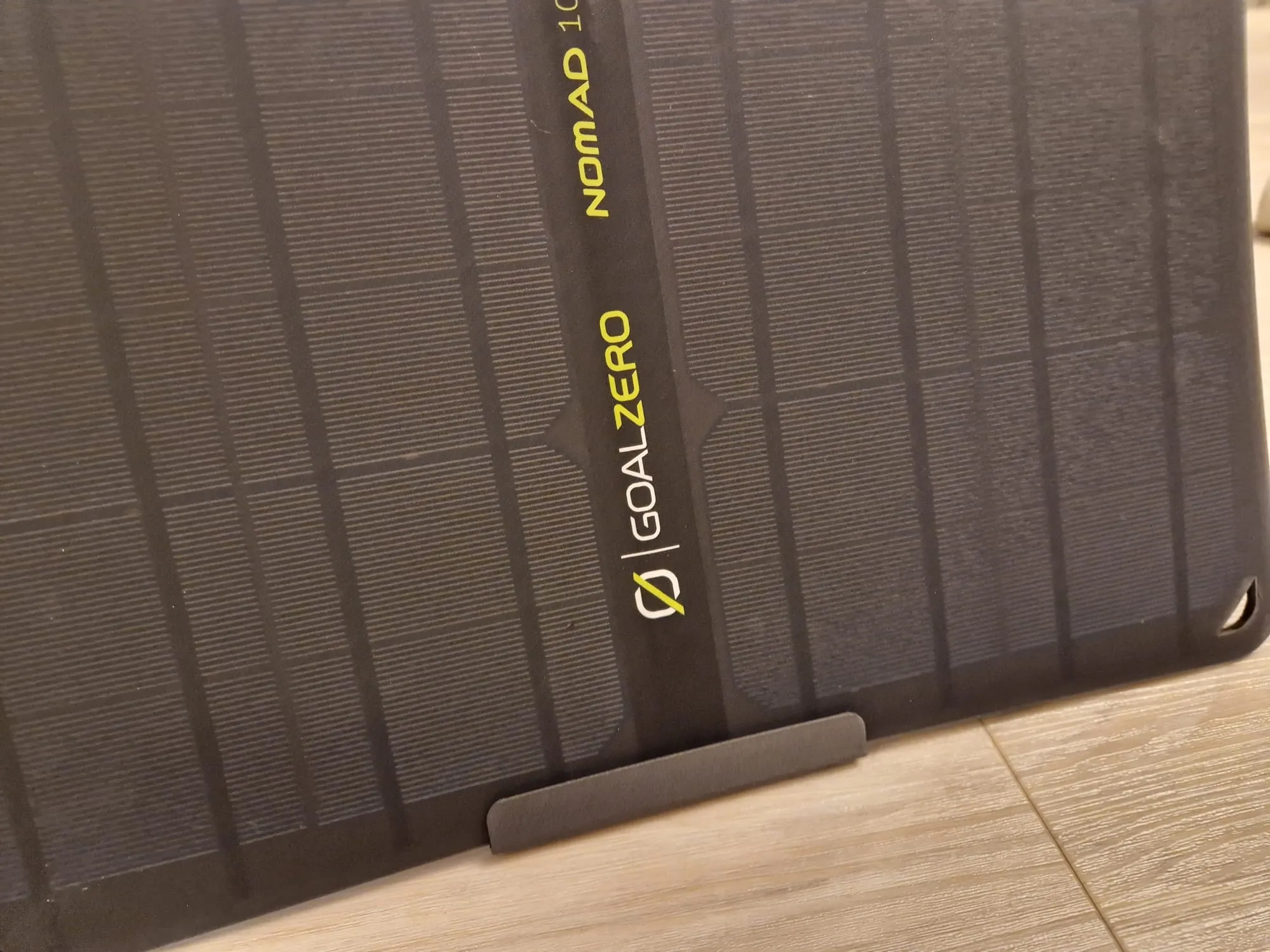 Kẹp Thẳng Dành Cho Tấm Pin Năng Lượng Mặt Trời Goal Zero Nomad 10