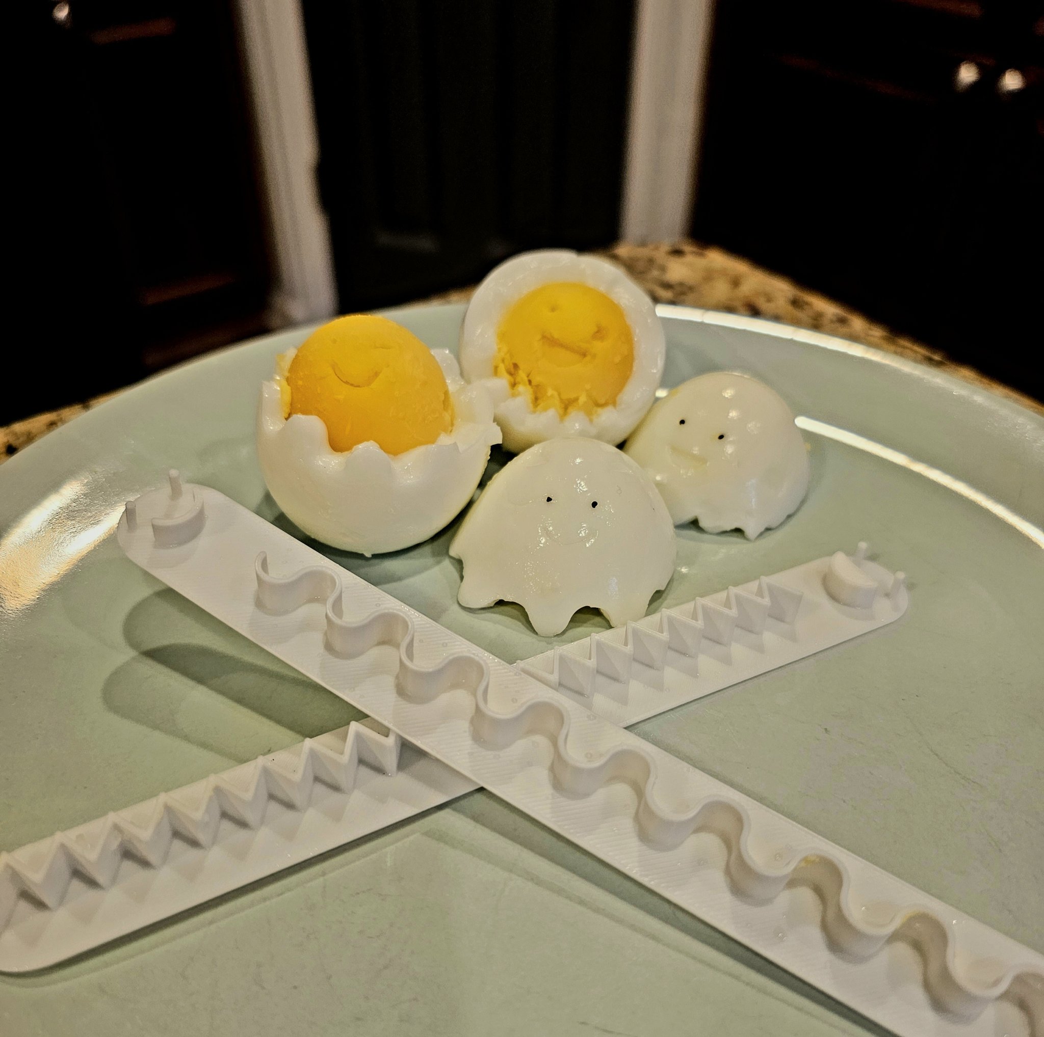 Khuôn Cắt Trứng Mặt Cười