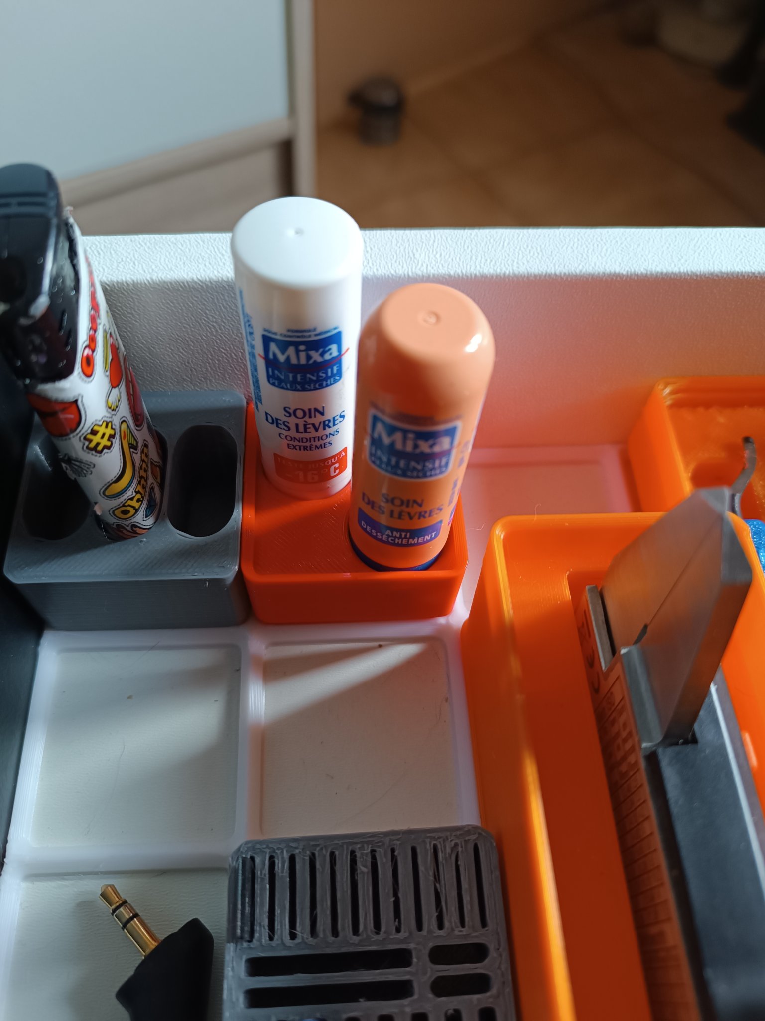 Tiêu đề Hộp đựng son dưỡng môi Gridfinity Tóm tắt Một hộp