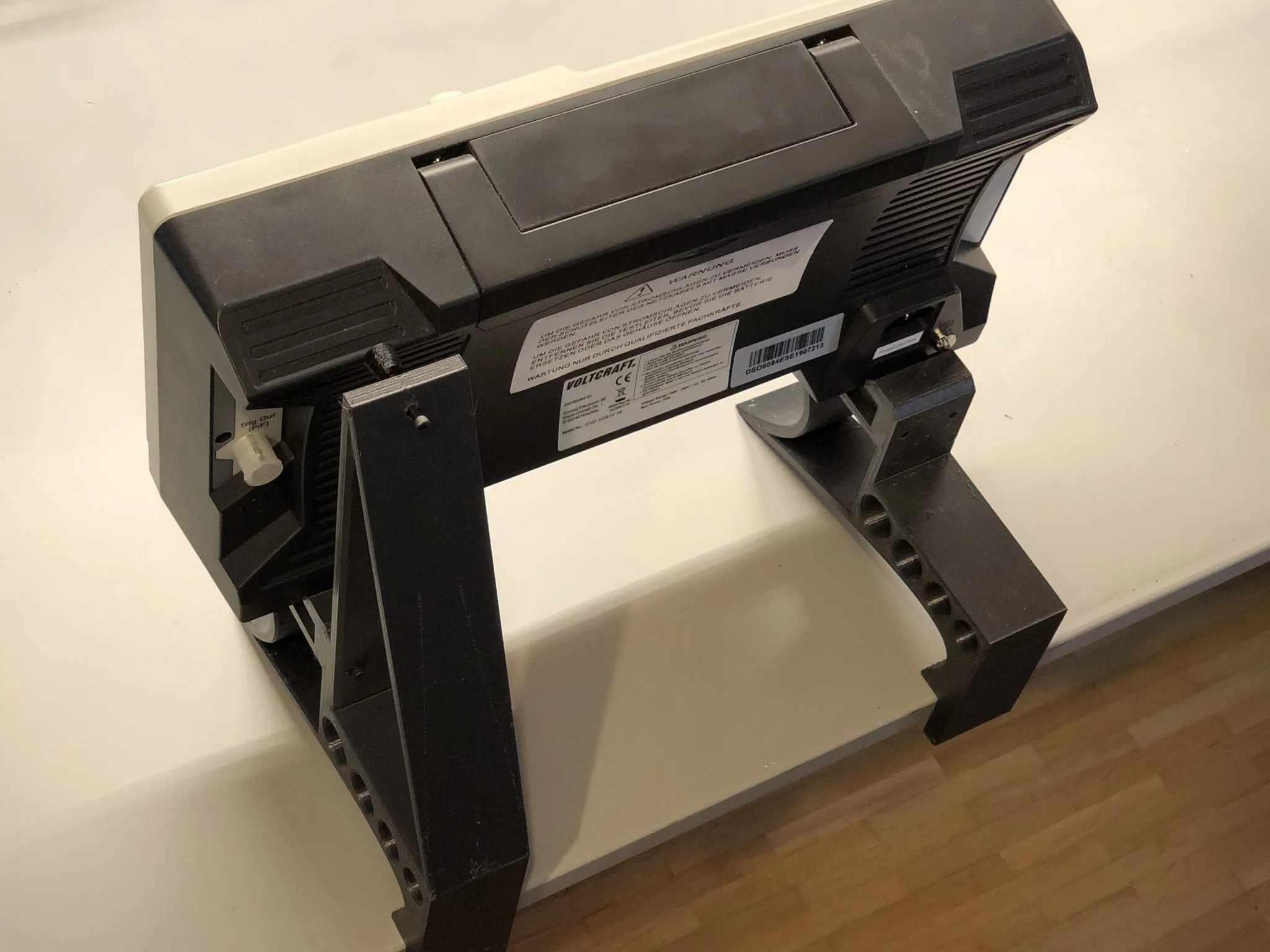 Giá đỡ máy hiện sóng cho «OWON XDS3000» hoặc «Voltcraft DSO-6000»