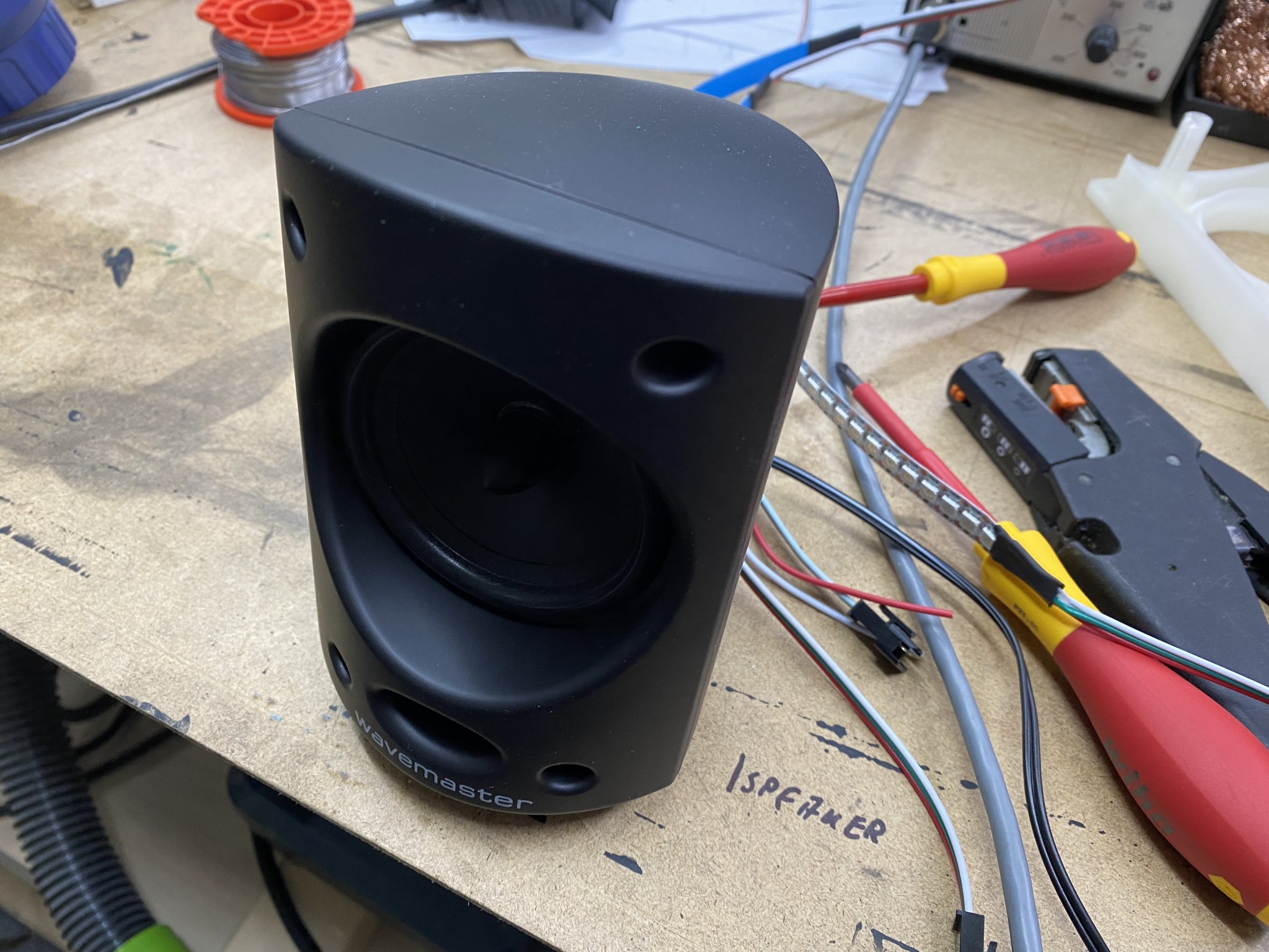 Tiêu đề Moody 21 alternativer Halter mit LED Beleuchtung - Virtueller Pinb