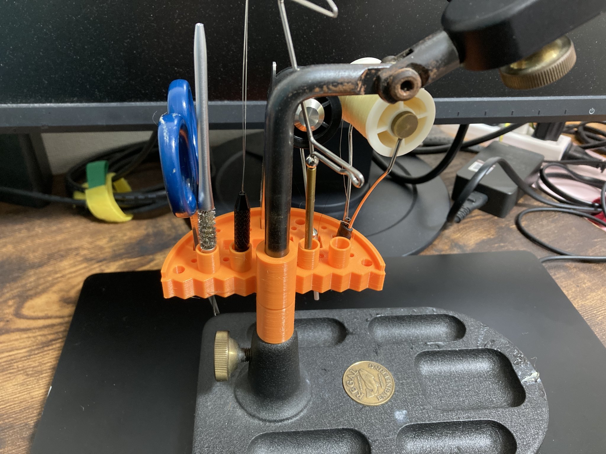 Giá đỡ dụng cụ cho máy kẹp Regal