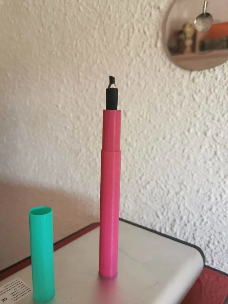 Tiêu đề Hộp đựng cọ kẻ mắt Tóm tắt Hộp đựng cọ kẻ