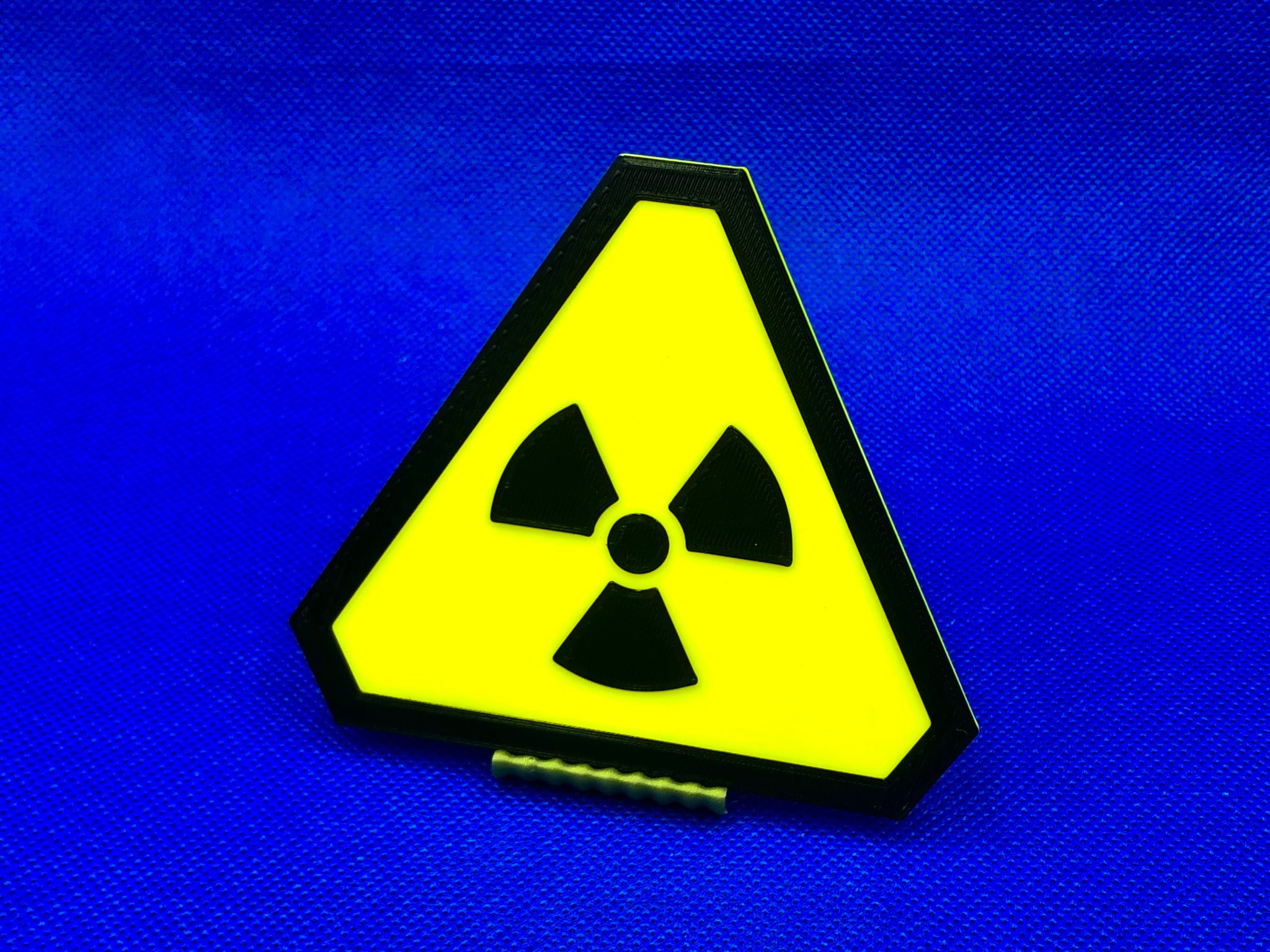 Tiêu đề Biển cảnh báo - Phóng xạ Tóm tắt Dấu hiệu in có s