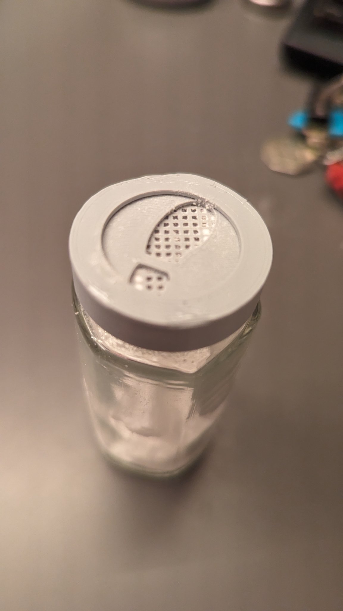 Tiêu đề Bút chì giày Gnome cho máy lắc muối Tóm tắt Một chú