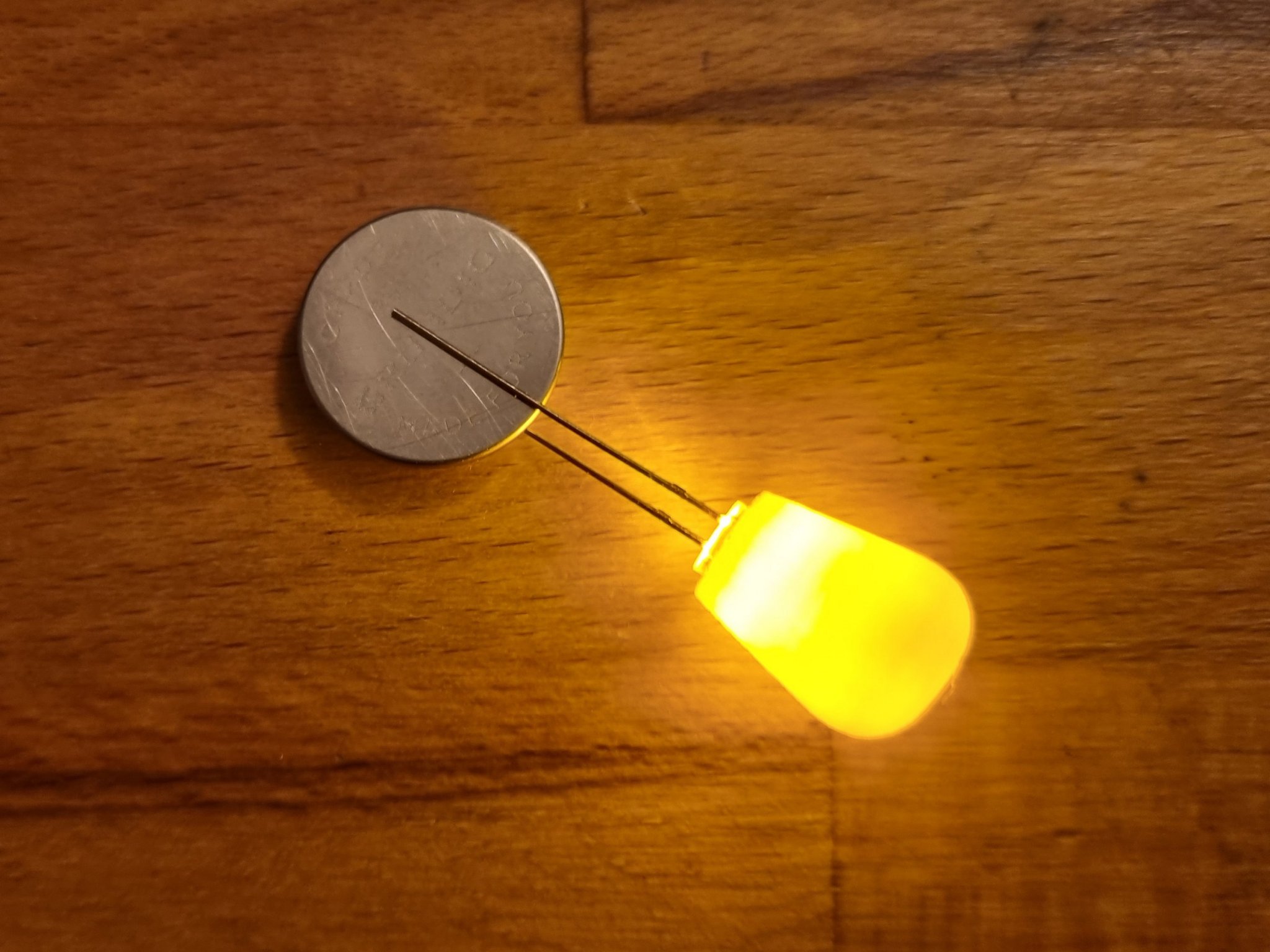 Bông Tai Phát Sáng: Lấy Cảm Hứng Từ "Cô Gái Với Viên Ngọc"