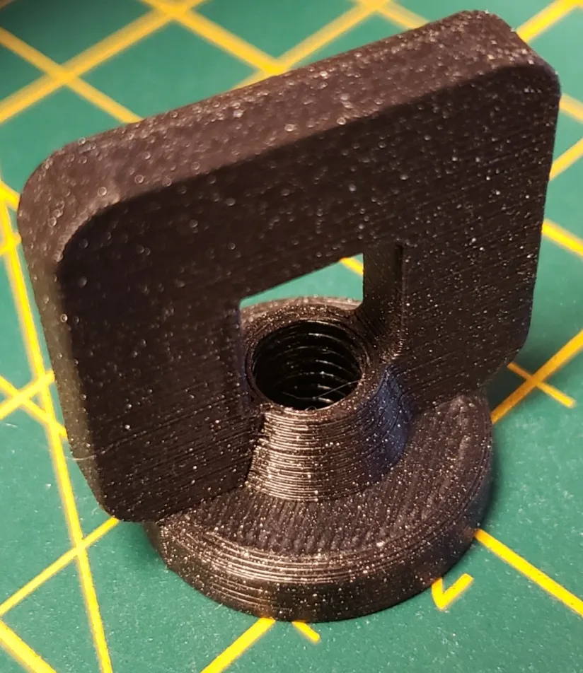 Tiêu đề Đai ốc cánh nhựa cho bàn làm việc di động của Black