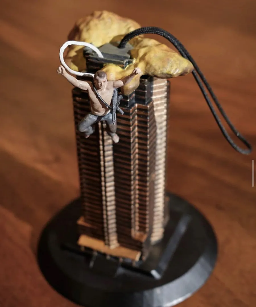 Mô hình tòa nhà Nakatomi Plaza trong phim Die Hard