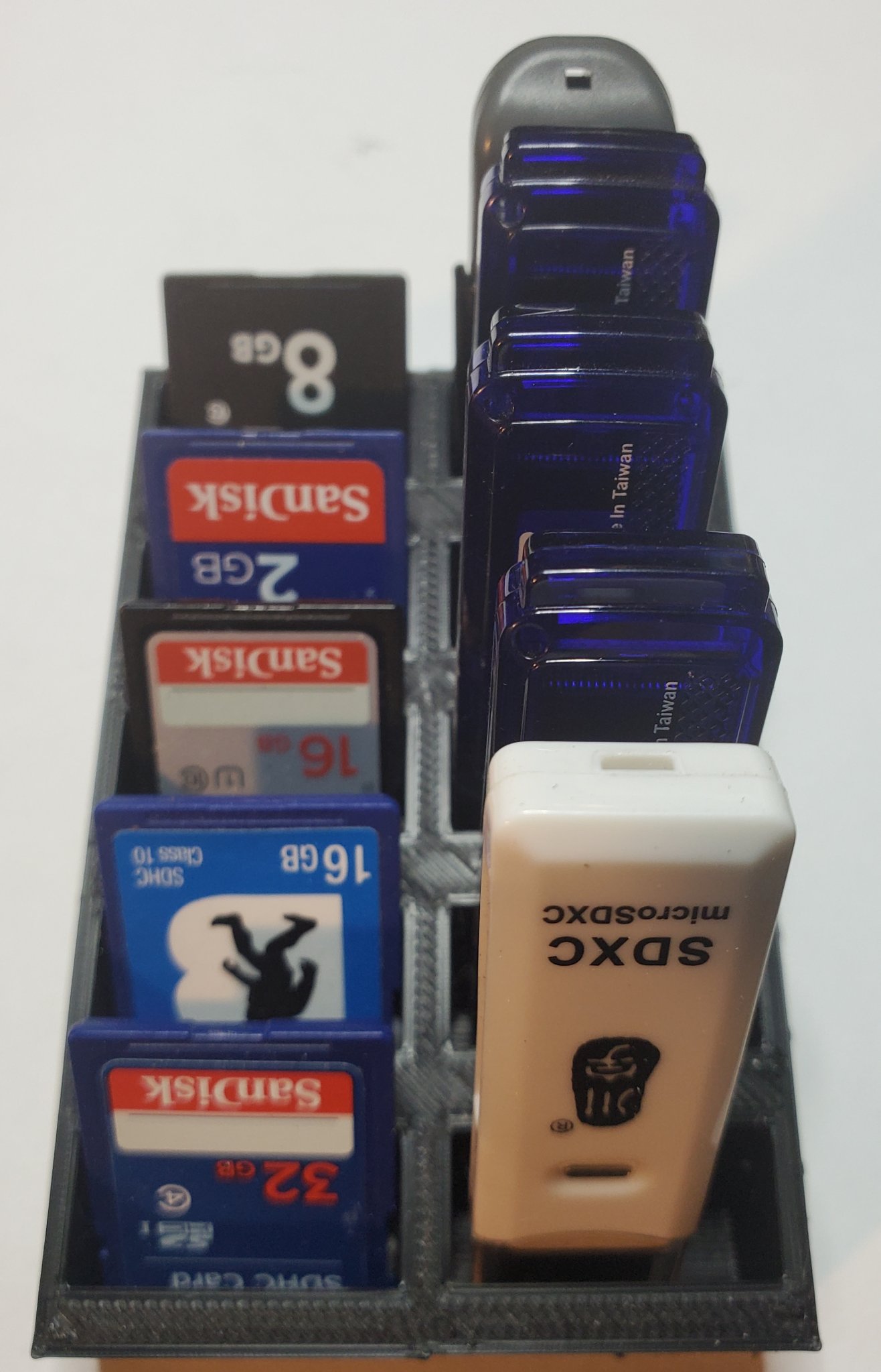 Tiêu đề Hộp đựng thẻ nhớ Tóm tắt Hộp đựng này có thể