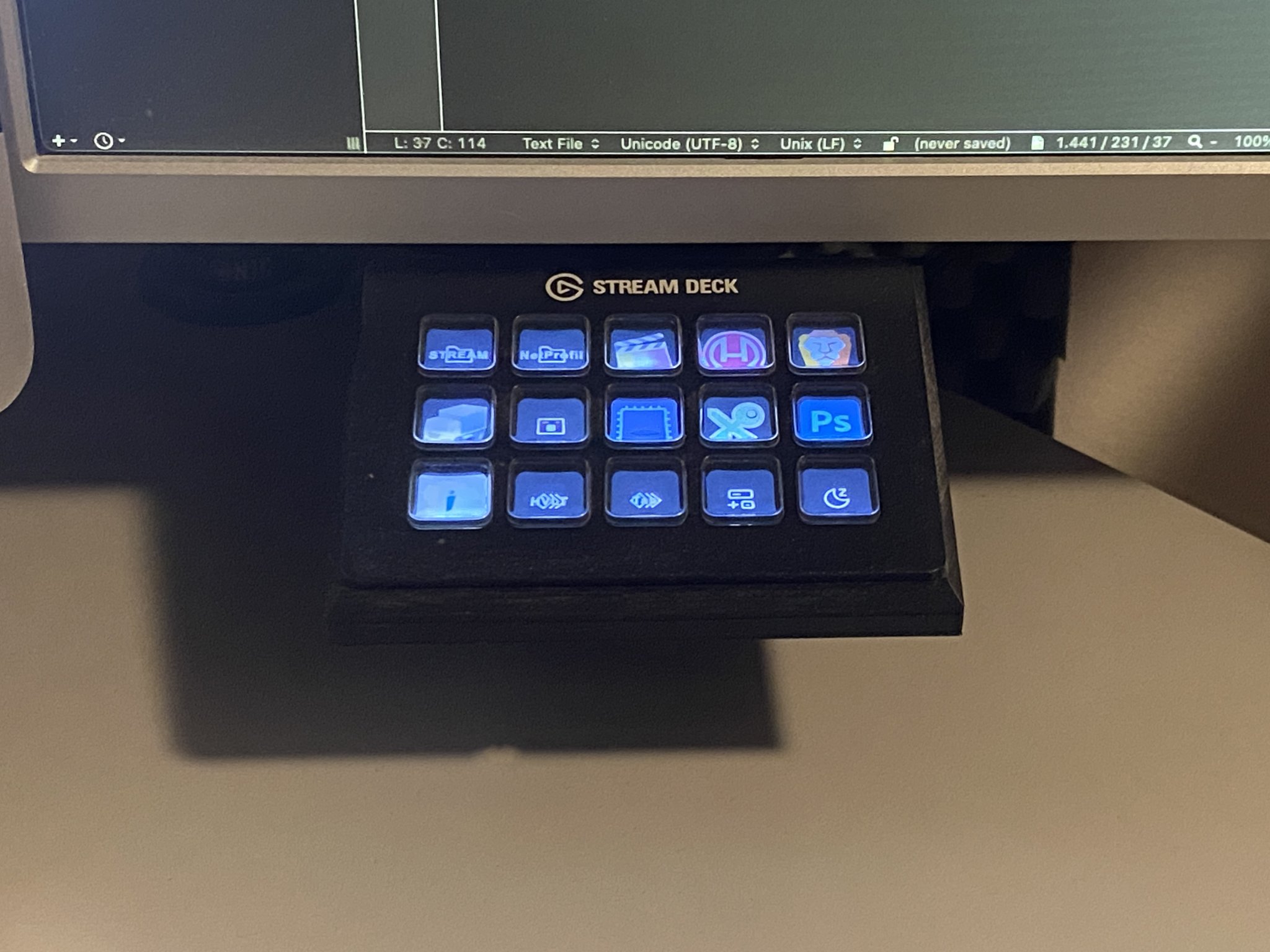 Tiêu đề Gắn Stream Deck 15 phím VESA Tóm tắt Giá đỡ Elgato St