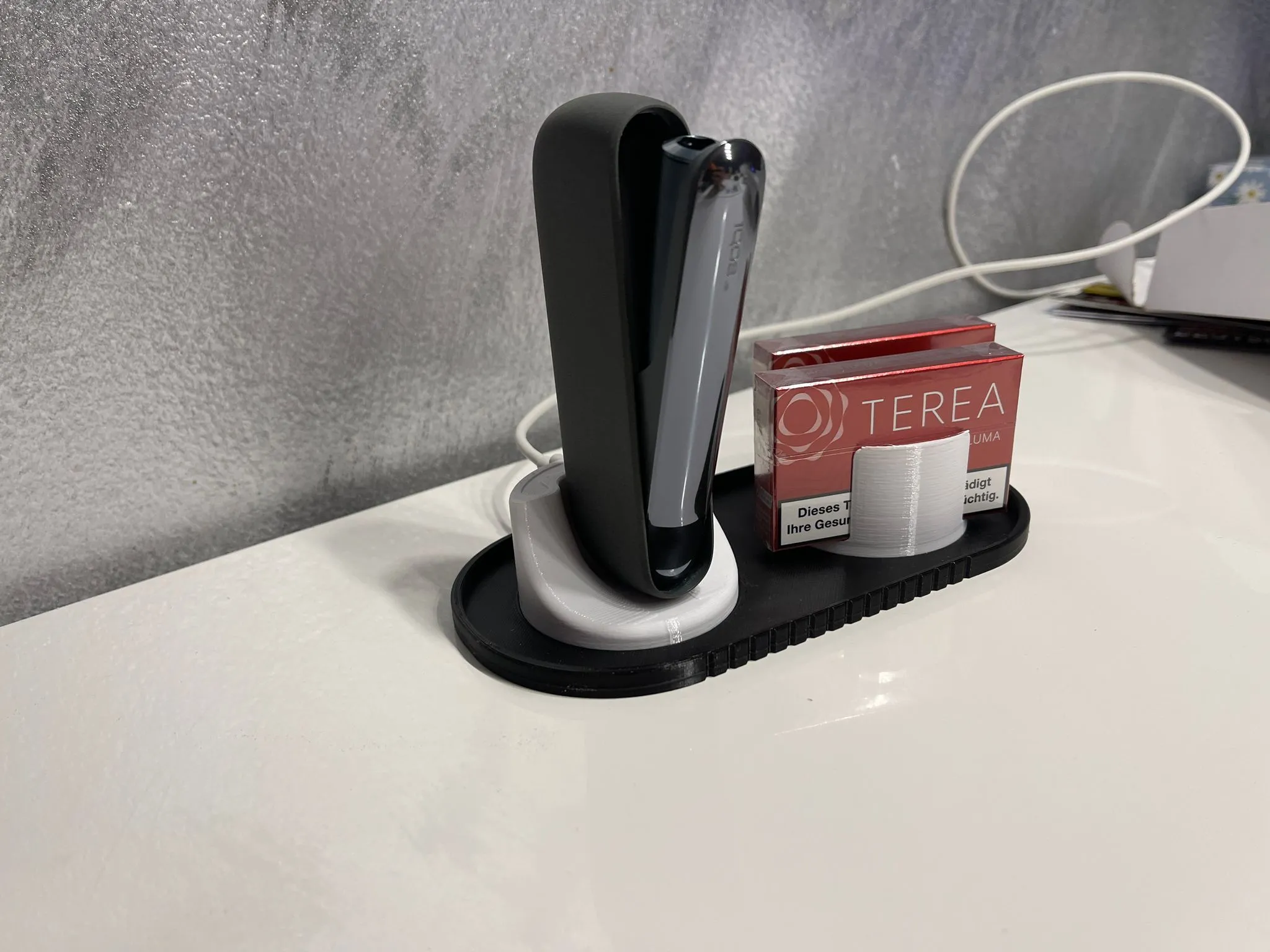 Tiêu đề Trạm sạc IQOS Iluma Tóm tắt trạm sạc ba phần cho IQO