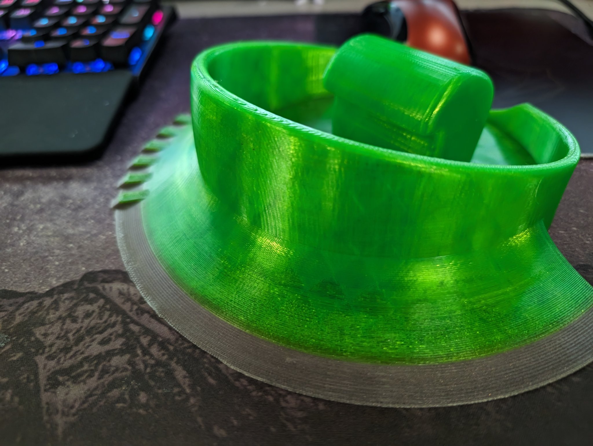 Tiêu đề Ice Puck - Ice Scraper and Snow Mover Tóm tắt Dựa trên mái