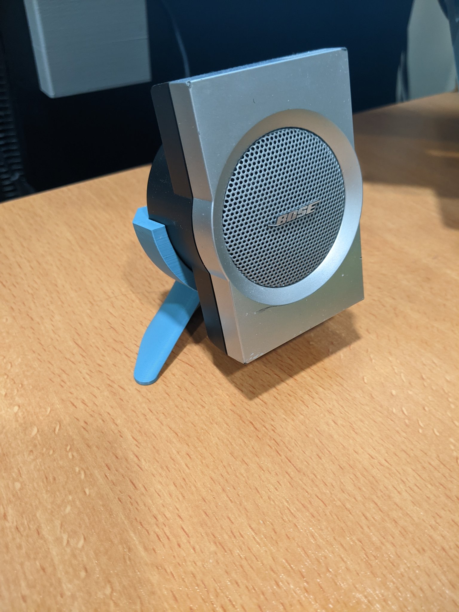 Tiêu đề Loa máy tính Bose là viết tắt của 2 loa đồng hành Tóm