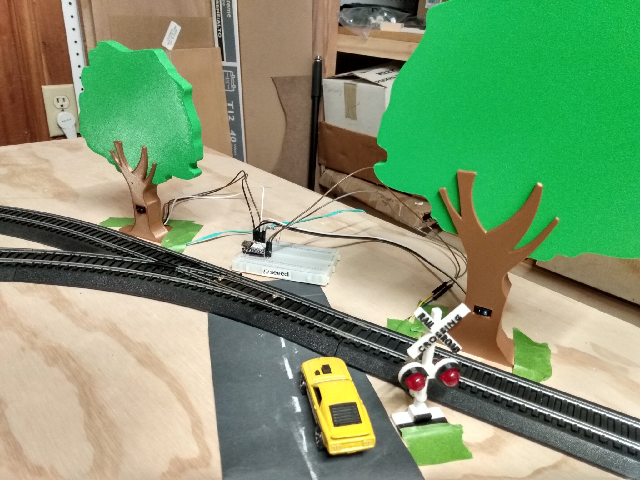 HO-Scale Tree With Train Sensor