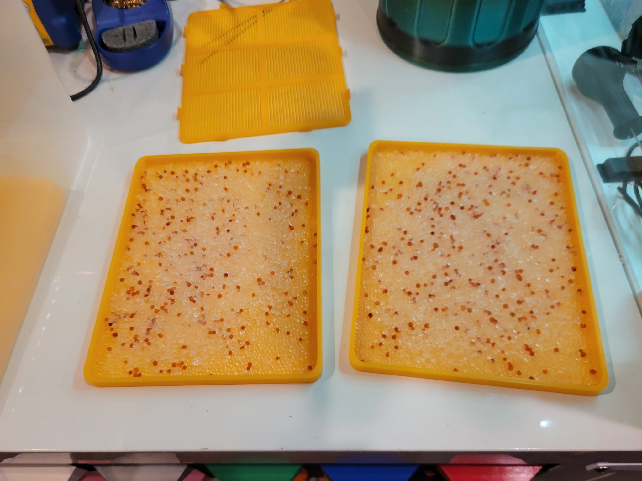 Giá đỡ hút ẩm cỡ lớn cho hộp đựng (44qt)