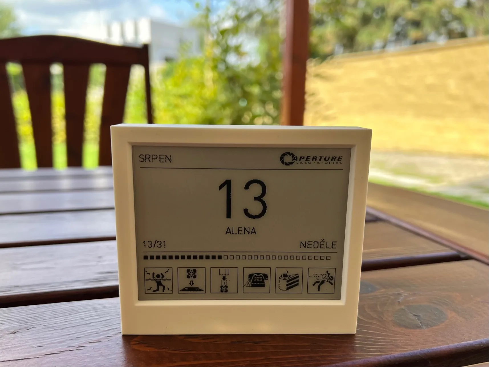 Tiêu đề Rámeček na stůl pro ePaper 42 Waveshare i Good Display Tóm t