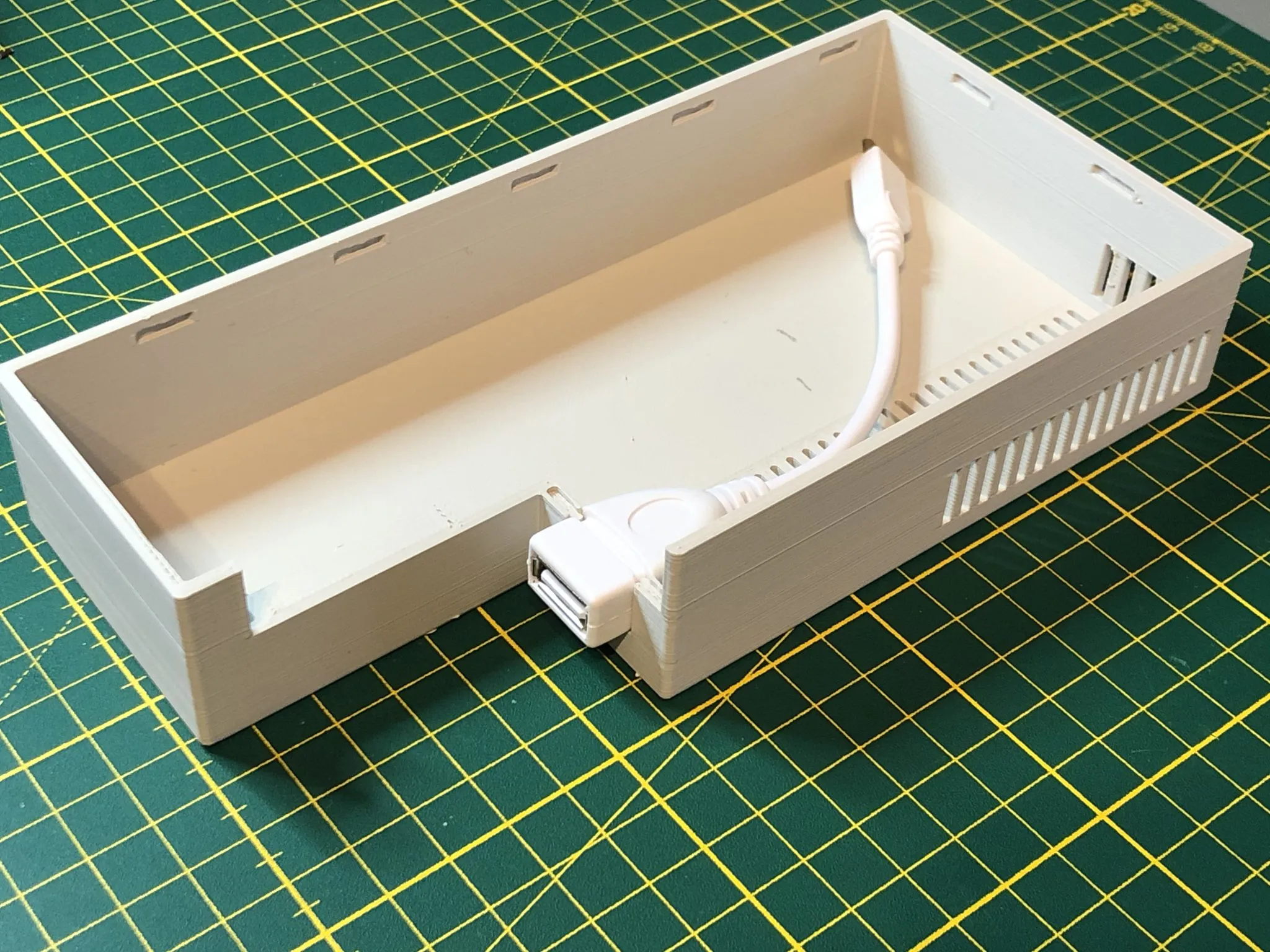 Tiêu đề Vỏ cho thiết bị CAN bus dựa trên Raspberry Tóm tắt Ca