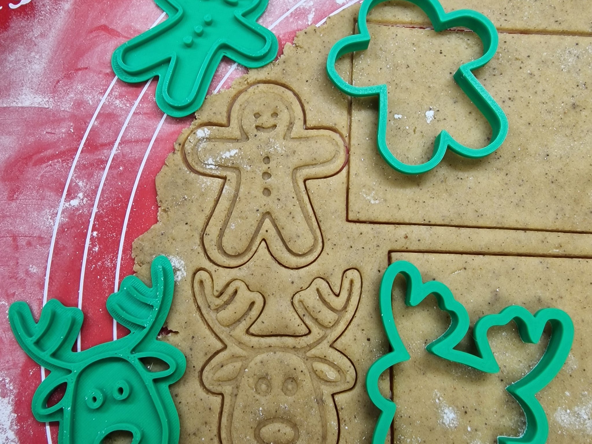 Khuôn Cắt Bánh Quy Vykrajovatka 16 Mẫu