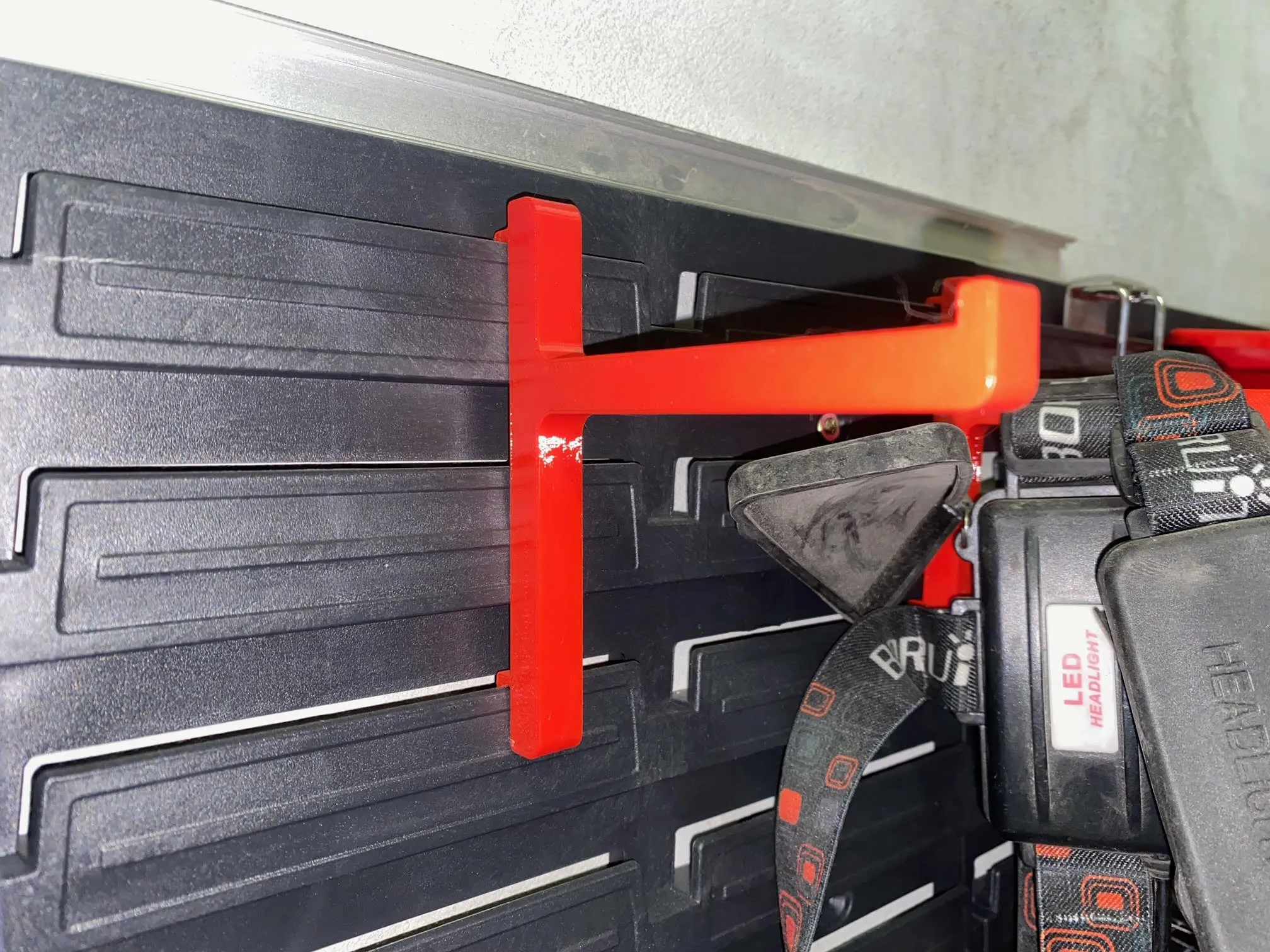 Tiêu đề Dlouhý držák pro desku na nářadí Tóm tắt lze navléknou