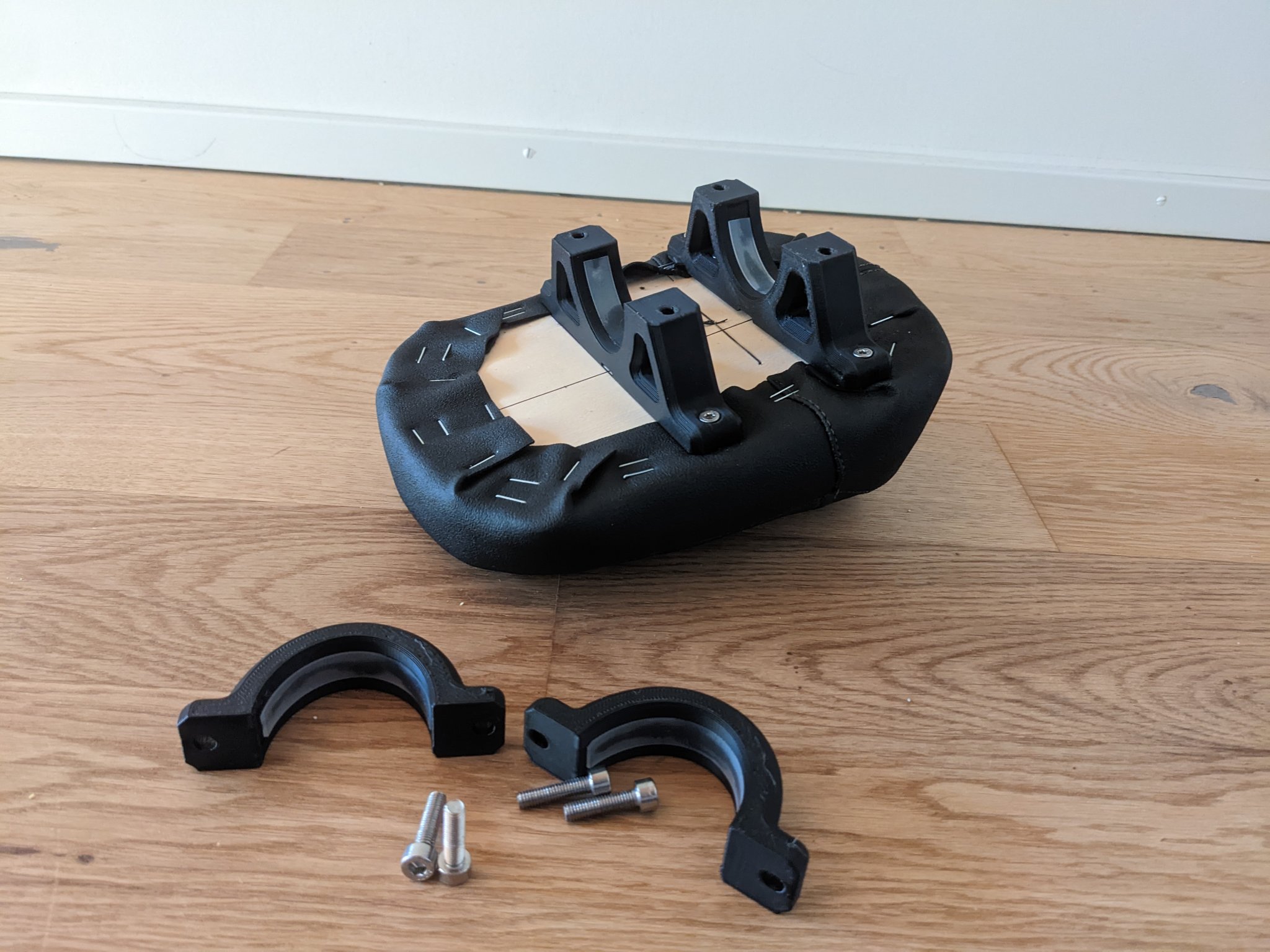 Bullit seat mount and foot pegs