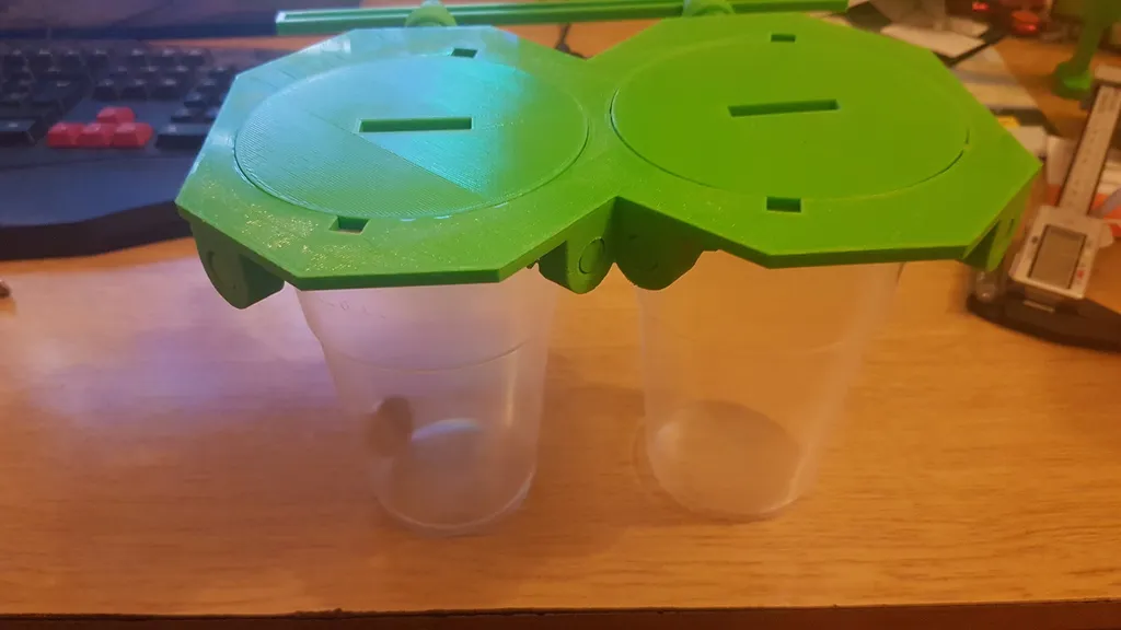 Hũ/Thùng Phiếu Độc Lạ