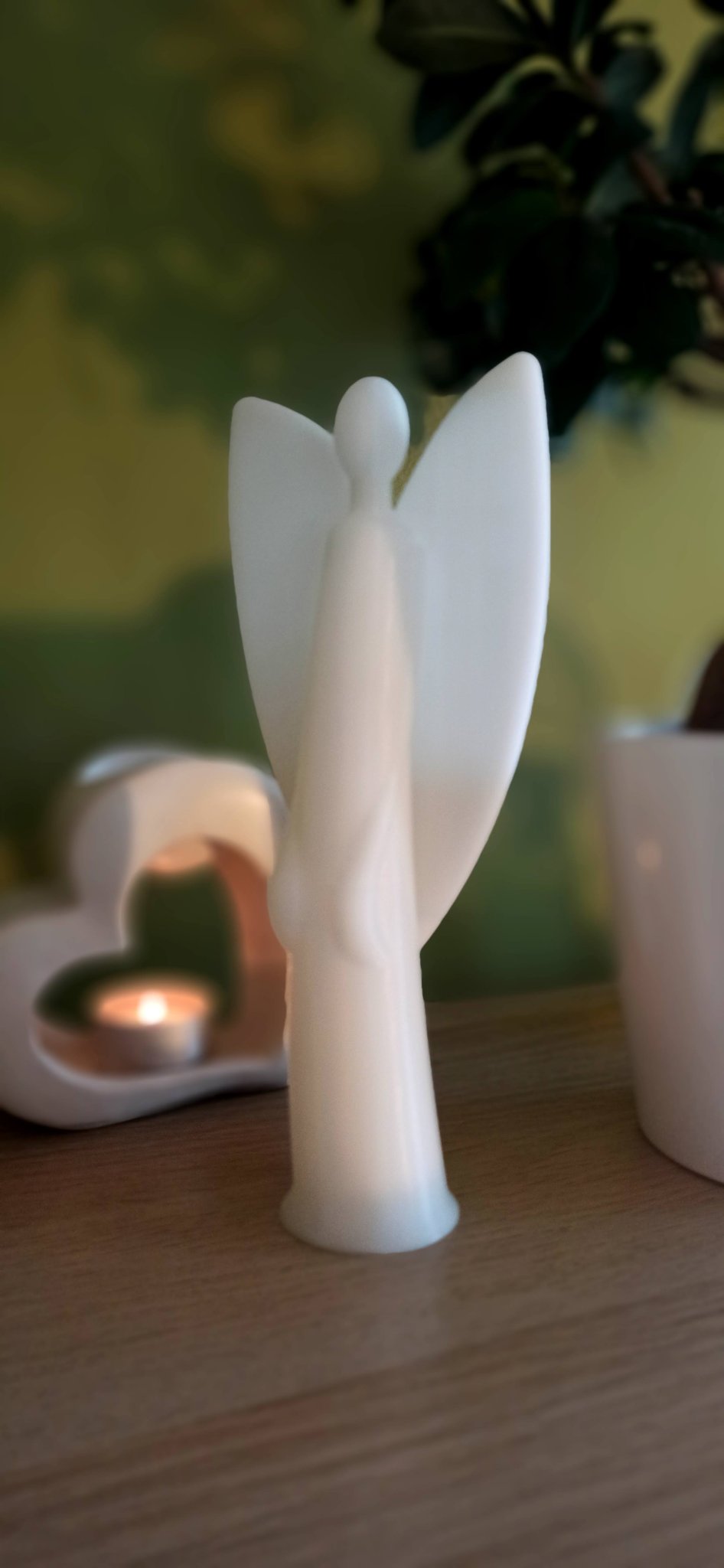 Tiêu đề Thiên thần Tóm tắt Thiên thần cao trang trí với hai t