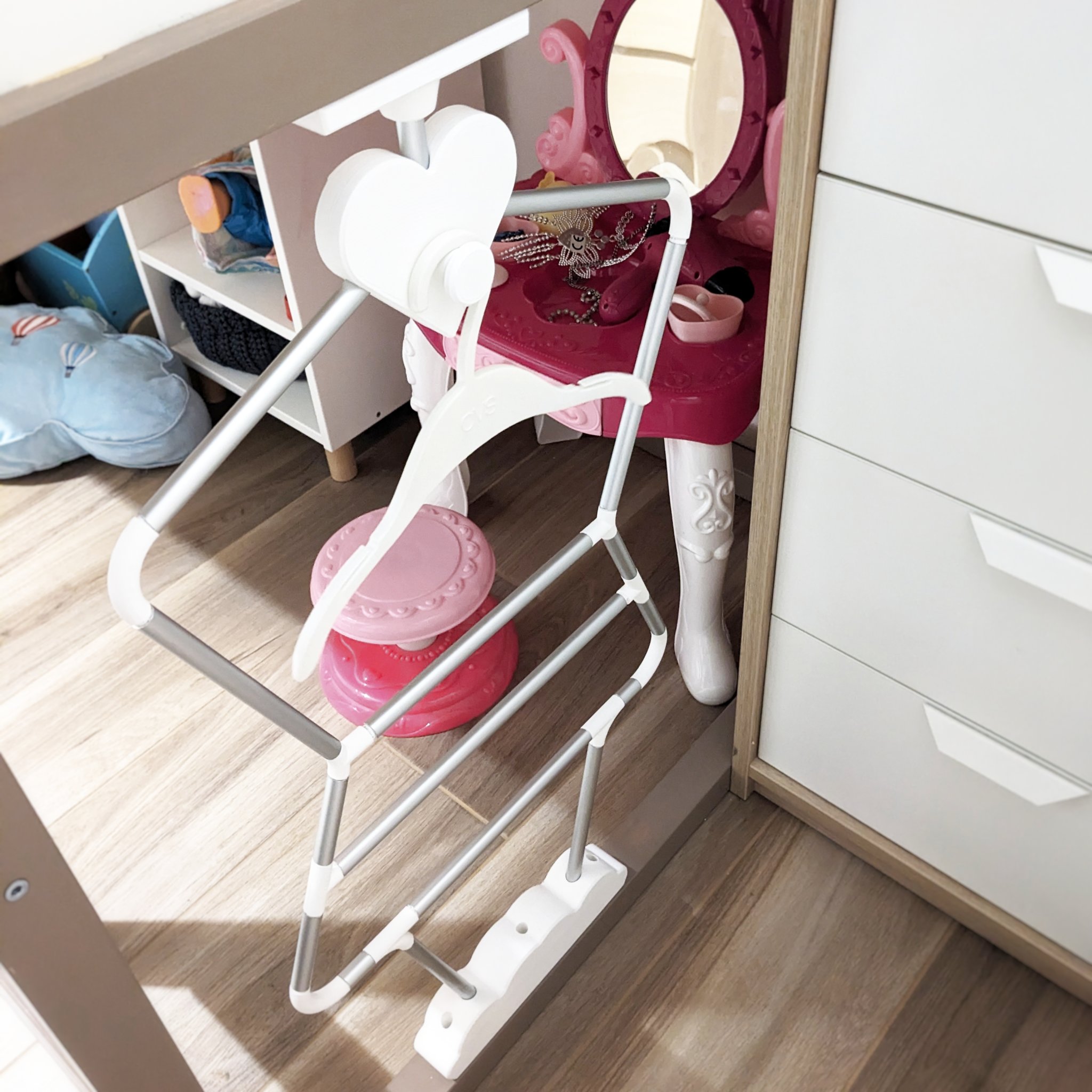 Tiêu đề Giá đỡ nữ cho giường Ikea Kura Tóm tắt Một người