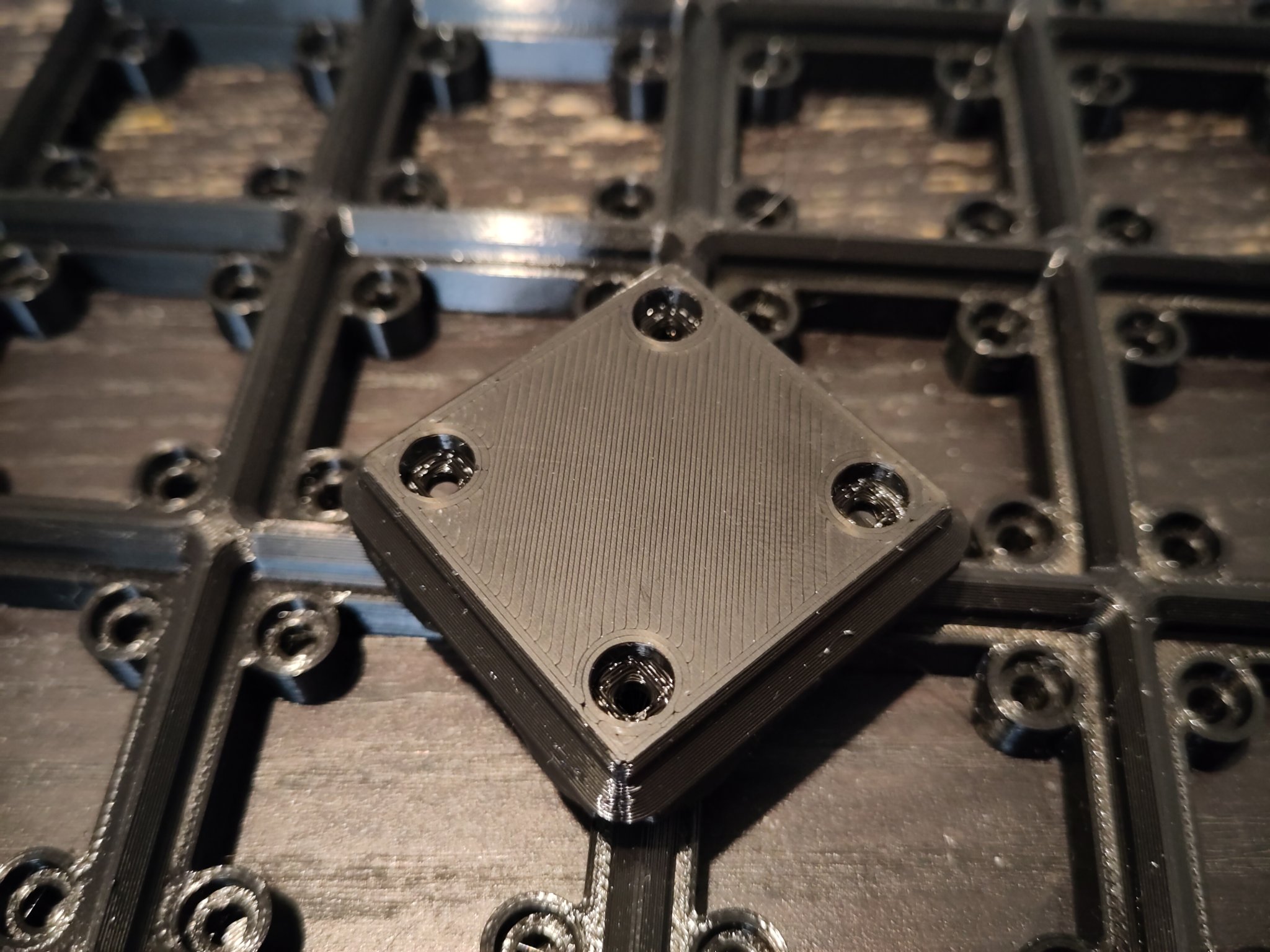 Tiêu đề Hộp đựng bật lửa Gridfinity 1x1 có lỗ nam châm Tóm t