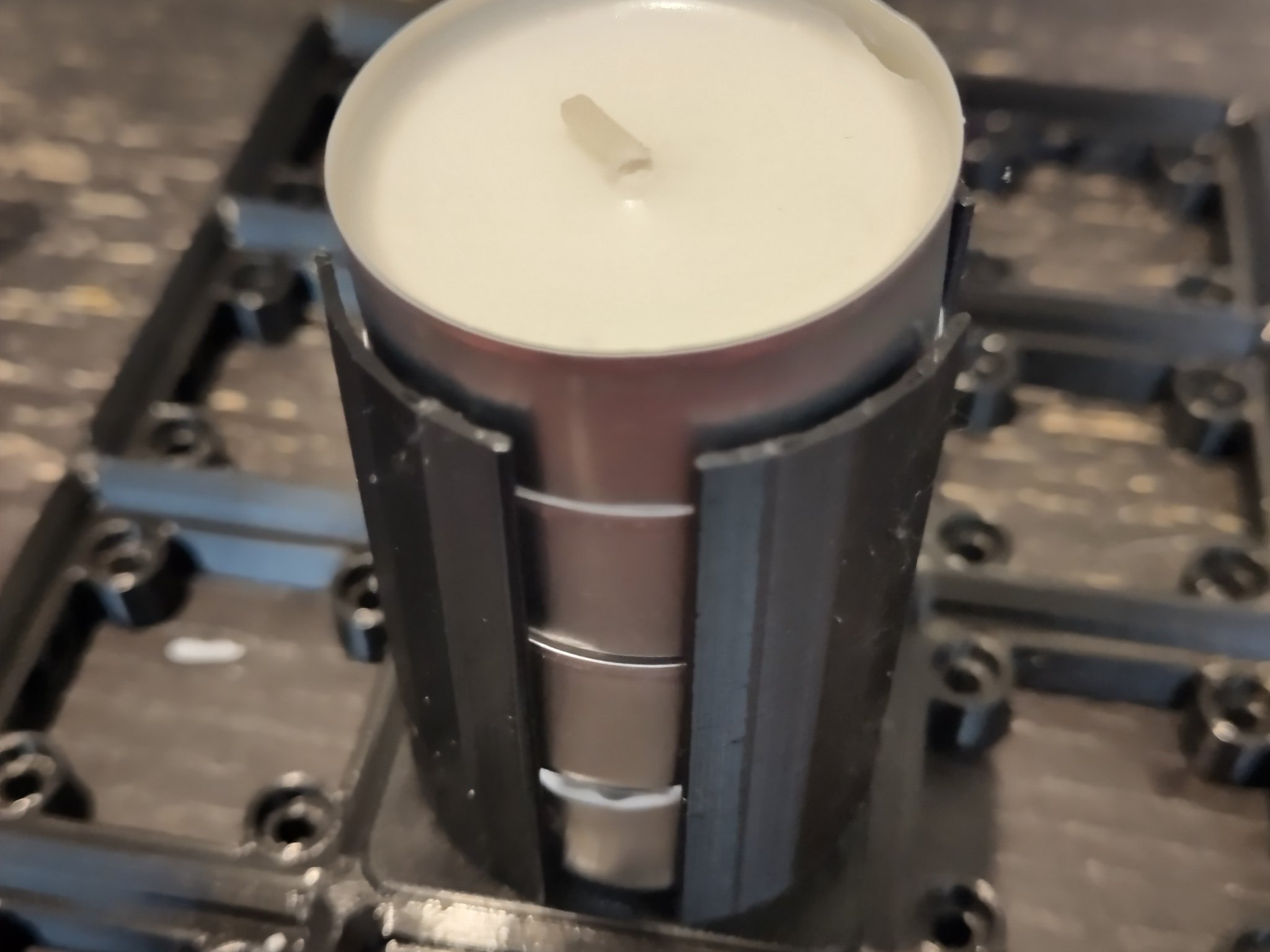 Tiêu đề Giá đỡ nến Tealight Gridfinity 1x1 có lỗ nam châm Tóm t